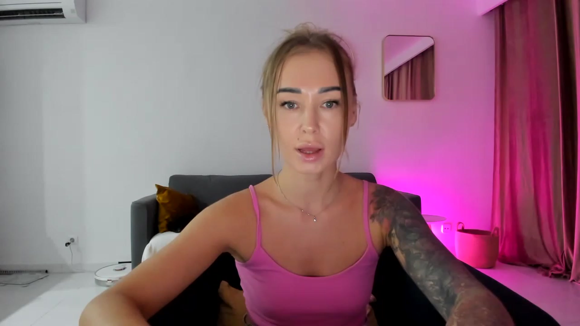 Gallery image thumbnail from AAA_Yas's myfreecams stream on, 07/03/2023, 20:21 image 18 of 20