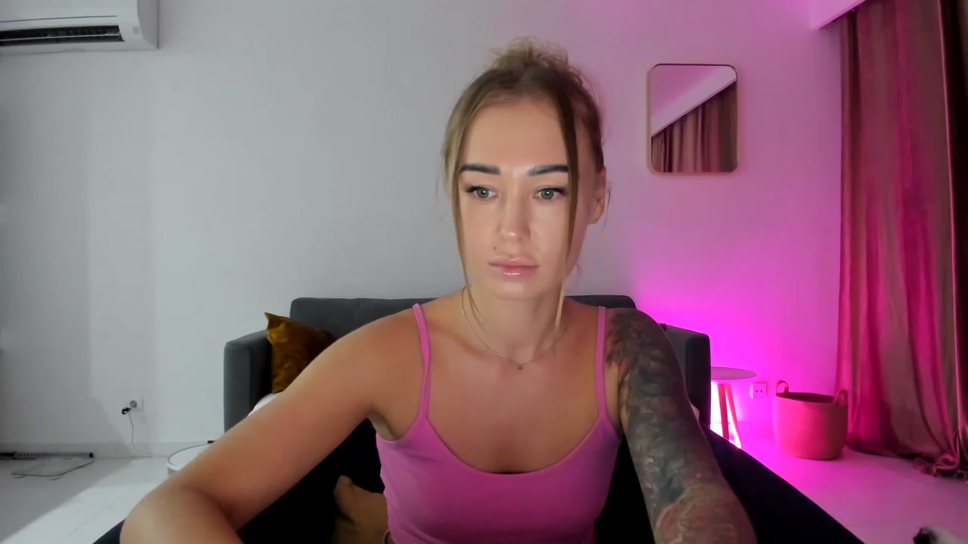 Gallery image thumbnail from AAA_Yas's myfreecams stream on, 07/03/2023, 20:21 image 12 of 20