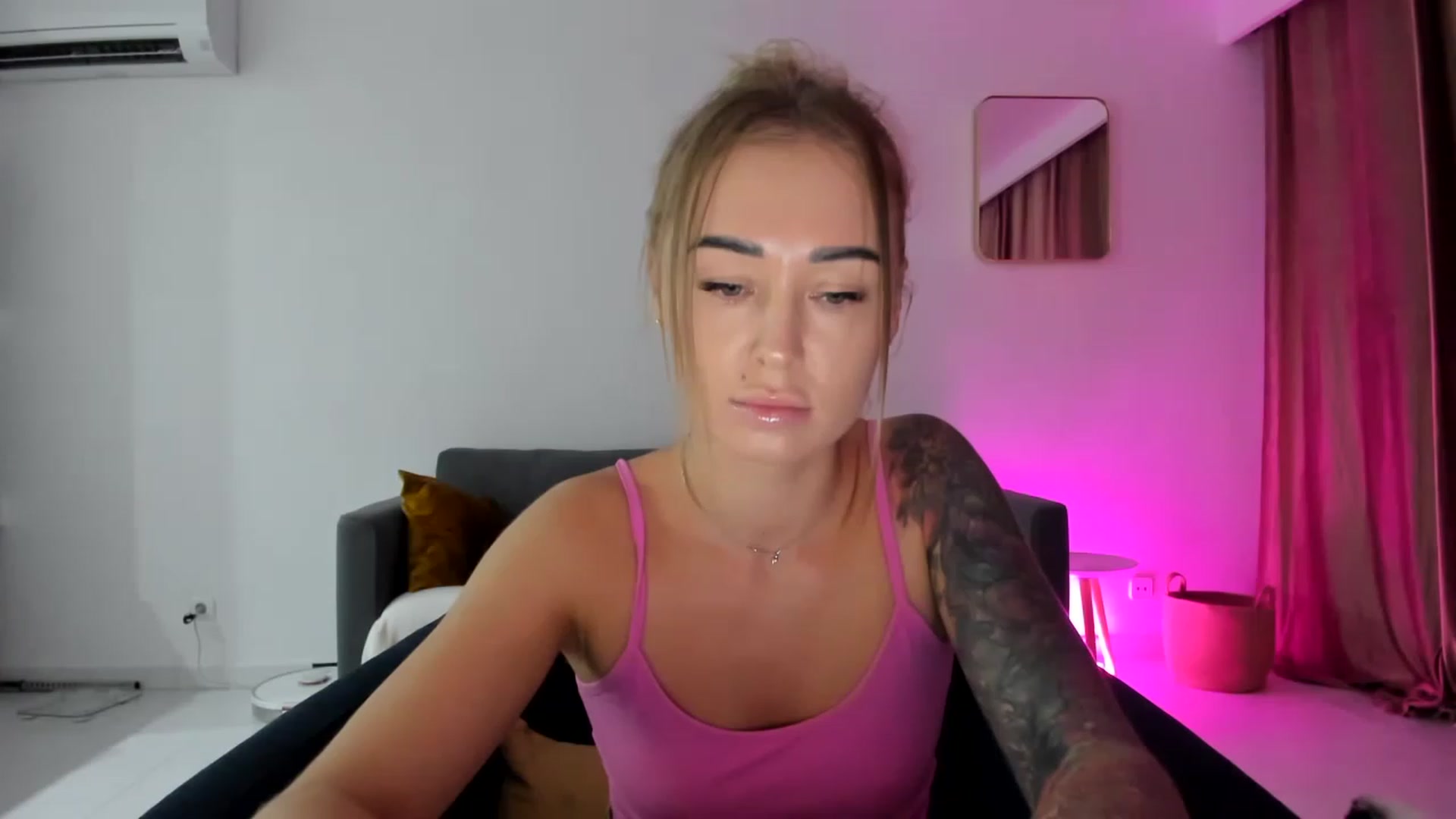 Gallery image thumbnail from AAA_Yas's myfreecams stream on, 07/03/2023, 20:21 image 11 of 20