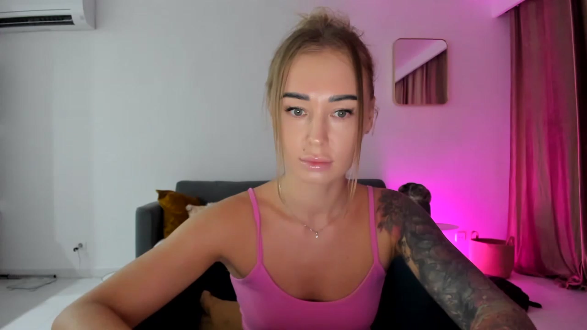 Gallery image thumbnail from AAA_Yas's myfreecams stream on, 07/03/2023, 20:21 image 5 of 20