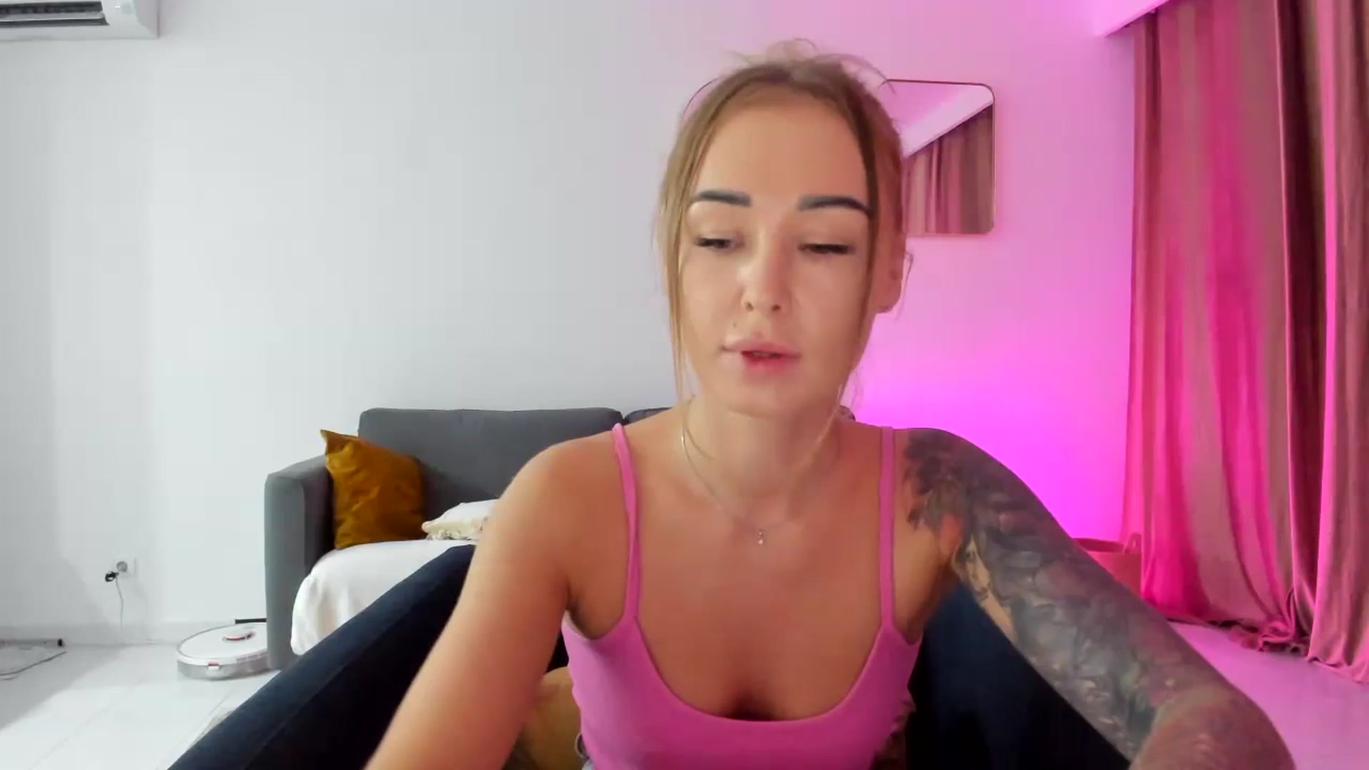 Gallery image thumbnail from AAA_Yas's myfreecams stream on, 07/03/2023, 22:58 image 1 of 20