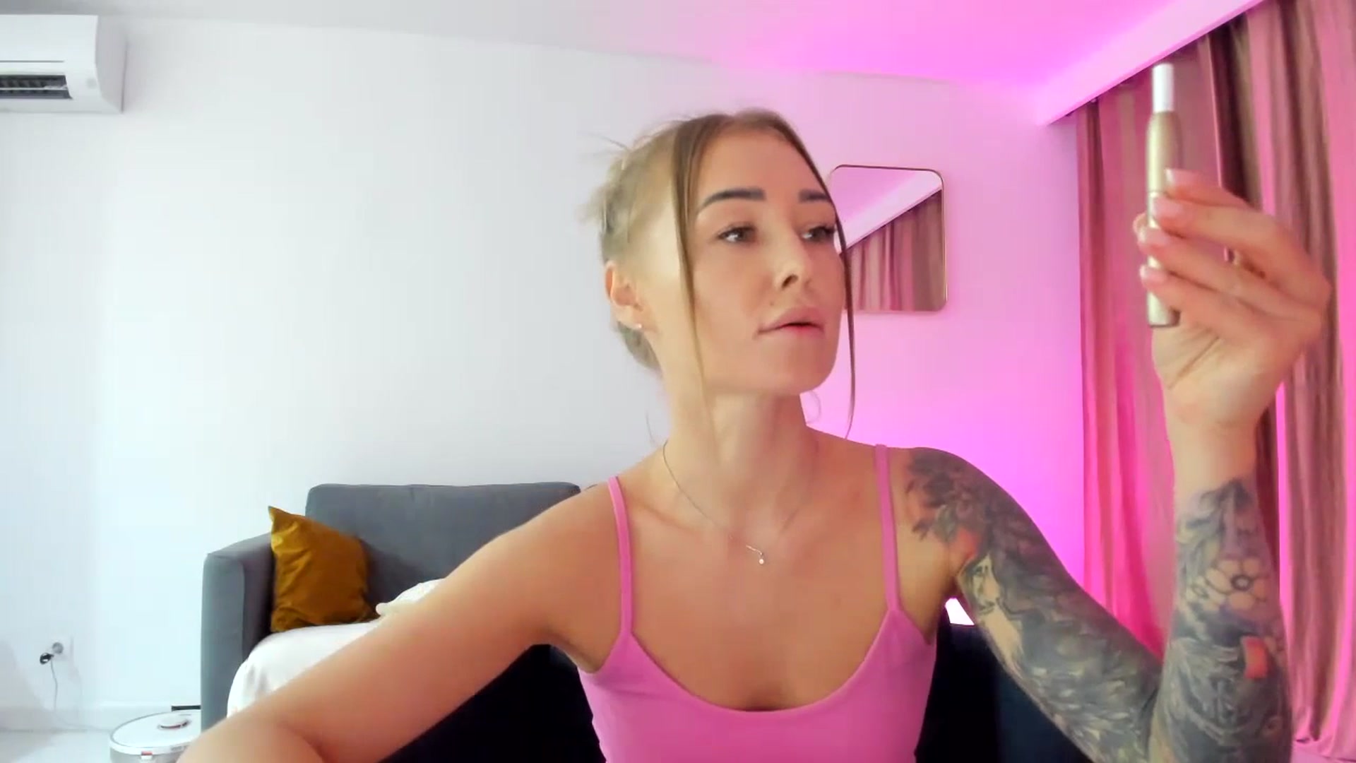 Gallery image thumbnail from AAA_Yas's myfreecams stream on, 07/03/2023, 22:58 image 20 of 20
