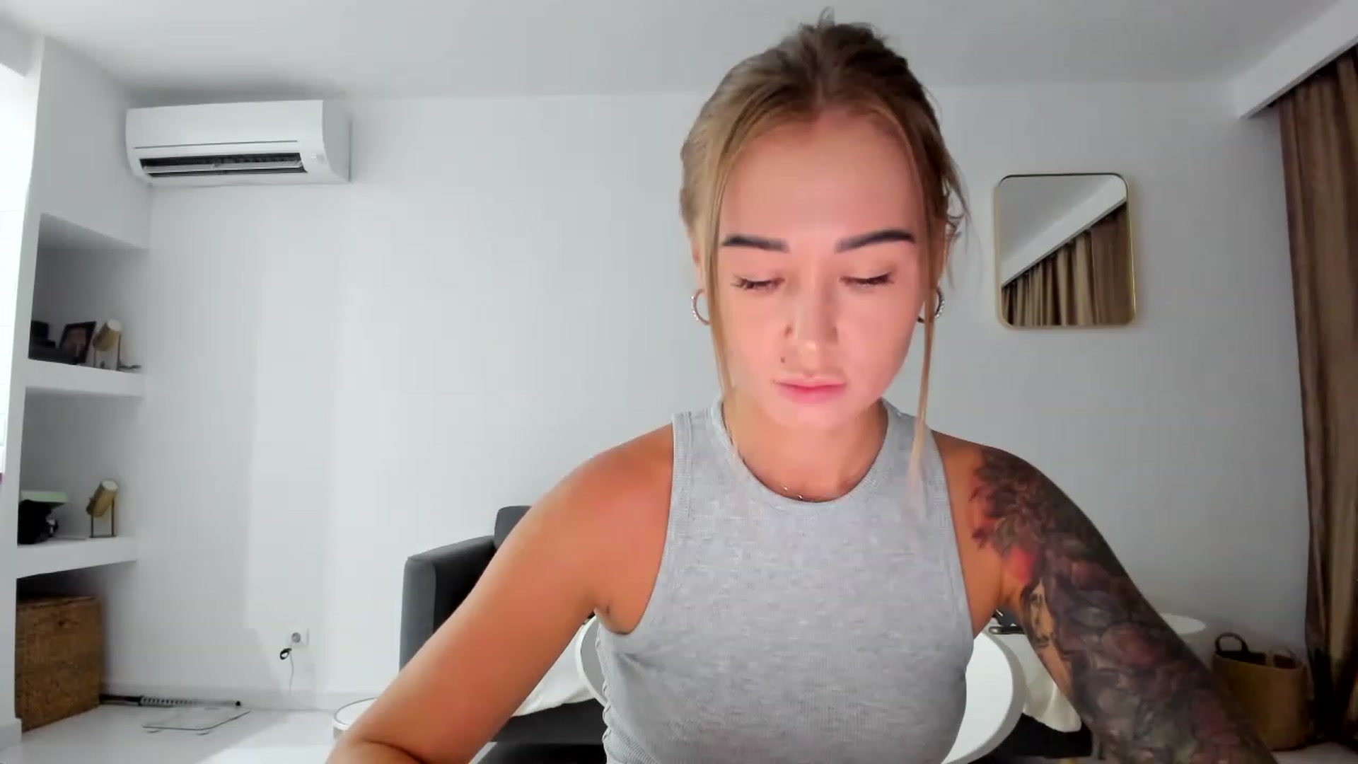 Gallery image thumbnail from AAA_Yas's myfreecams stream on, 07/07/2023, 19:37 image 7 of 20