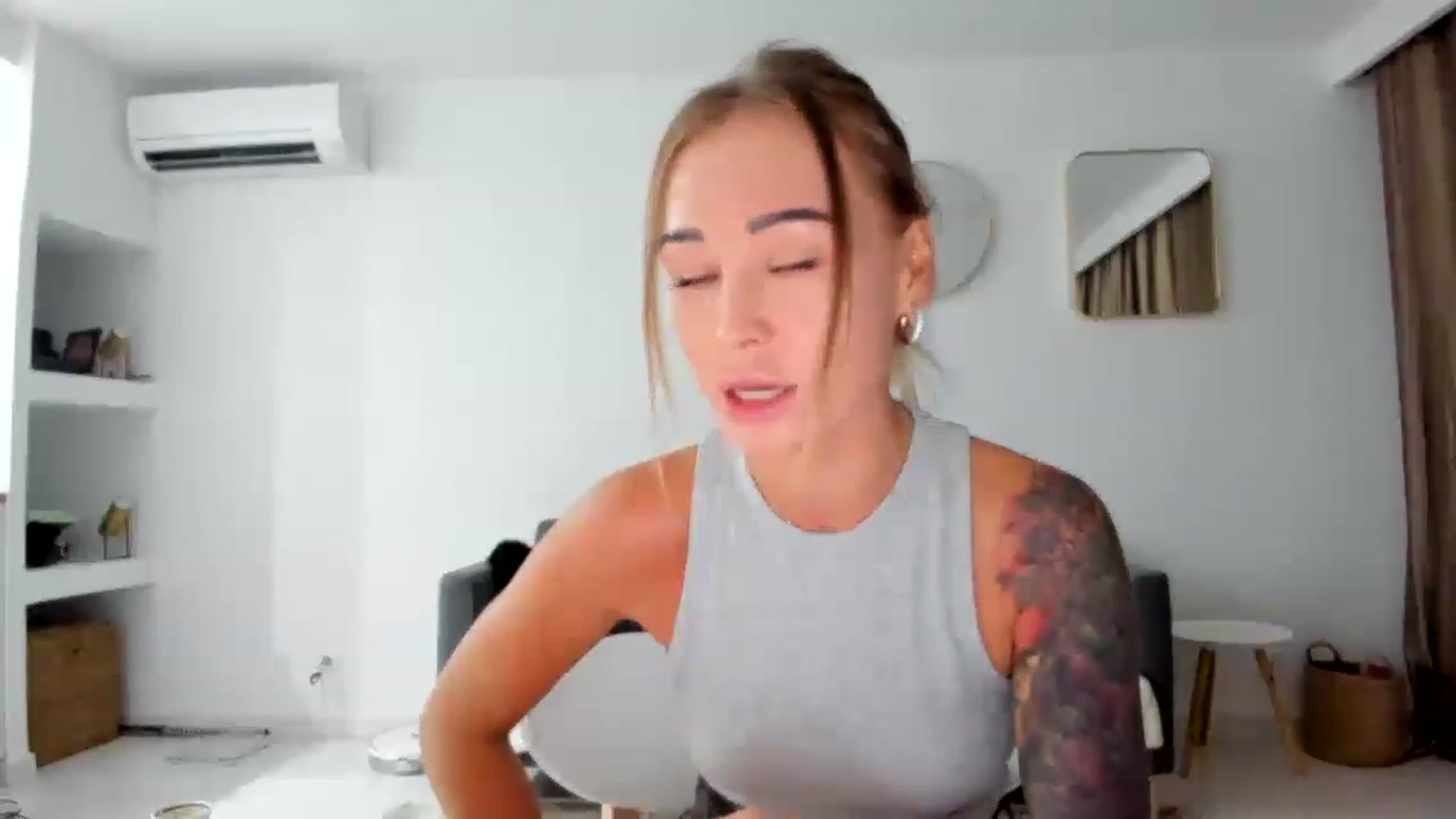 Gallery image thumbnail from AAA_Yas's myfreecams stream on, 07/07/2023, 20:04 image 2 of 20