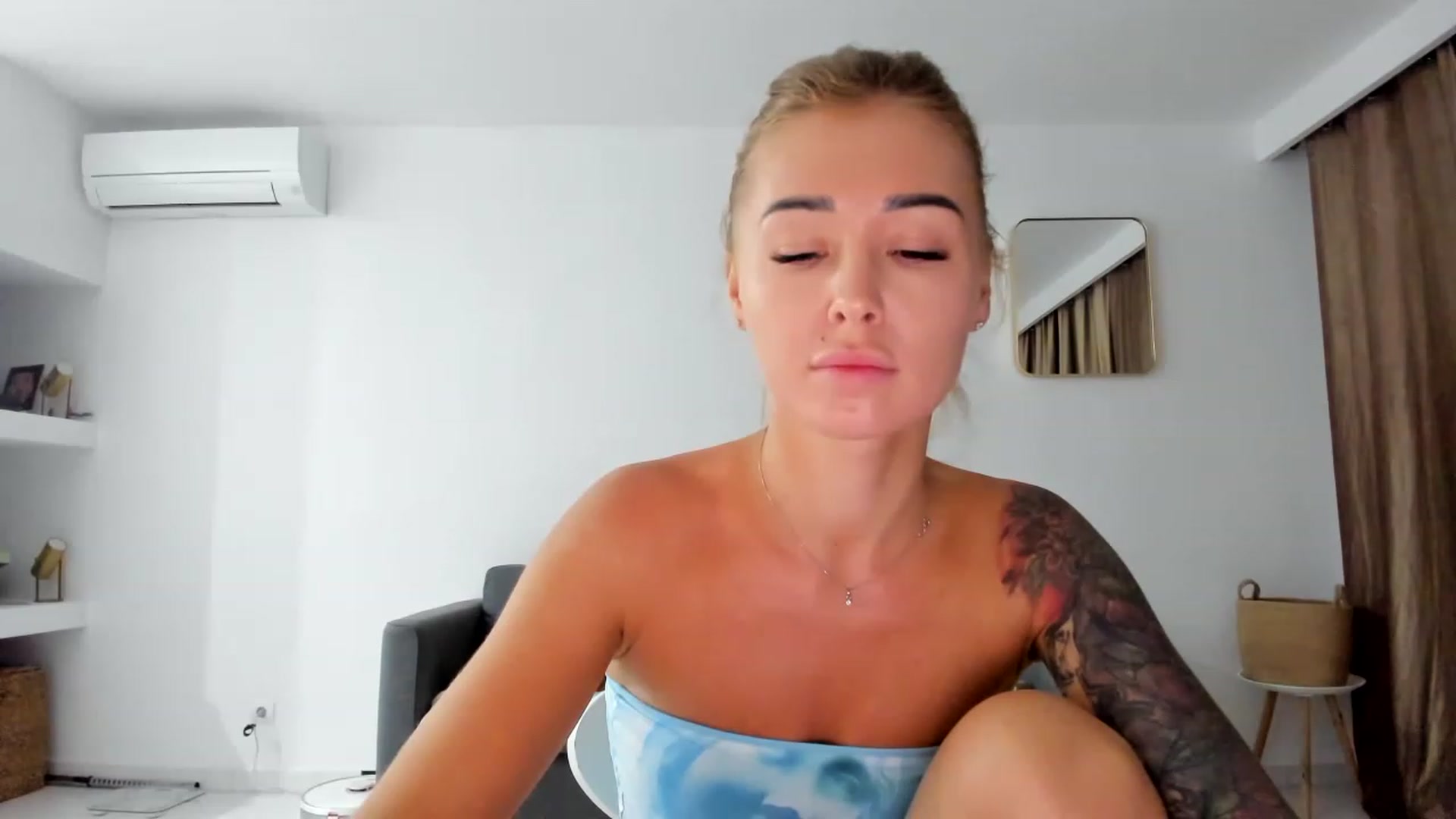 Gallery image thumbnail from AAA_Yas's myfreecams stream on, 07/08/2023, 22:15 image 12 of 20