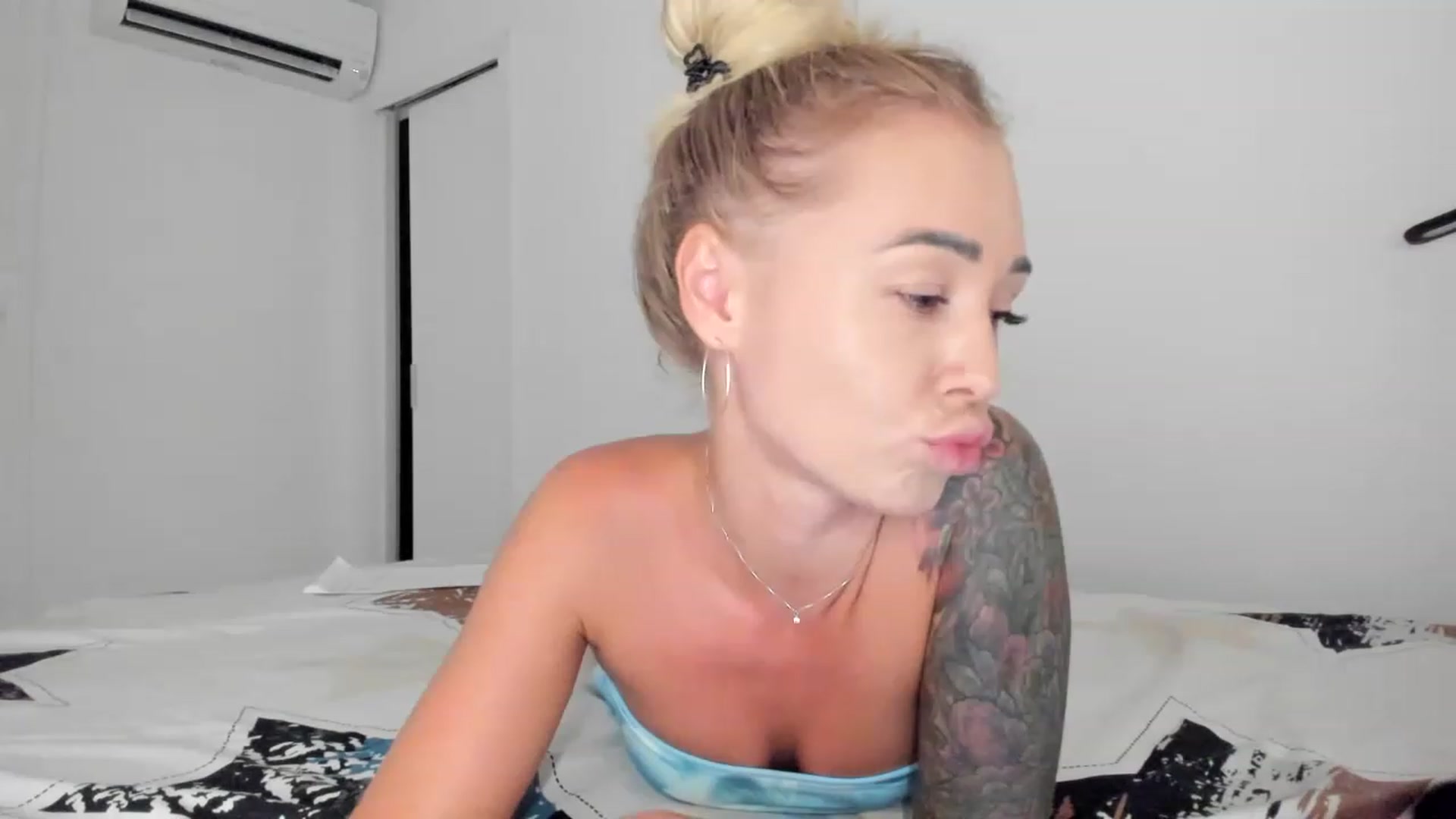 Gallery image thumbnail from AAA_Yas's myfreecams stream on, 07/19/2023, 21:39 image 4 of 20