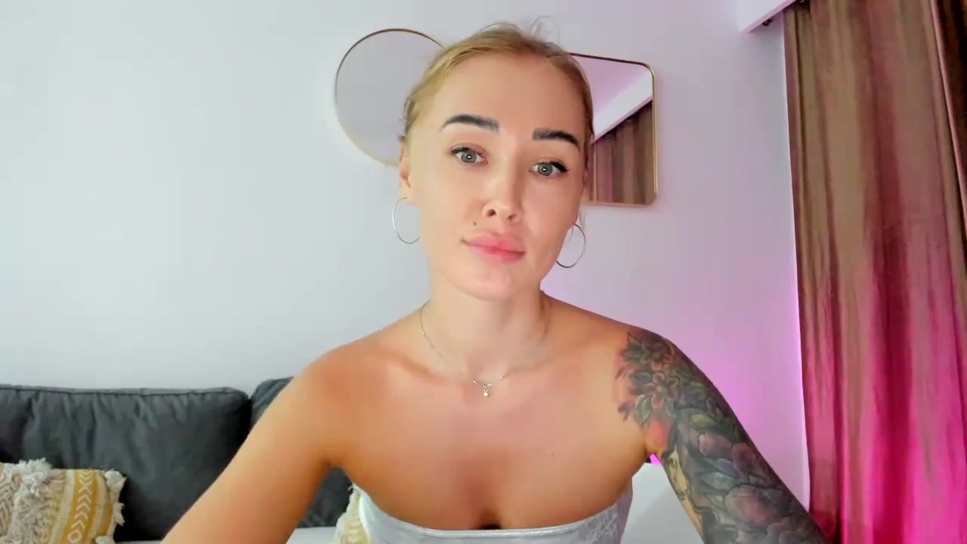 Gallery image thumbnail from AAA_Yas's myfreecams stream on, 08/05/2023, 20:58 image 8 of 20