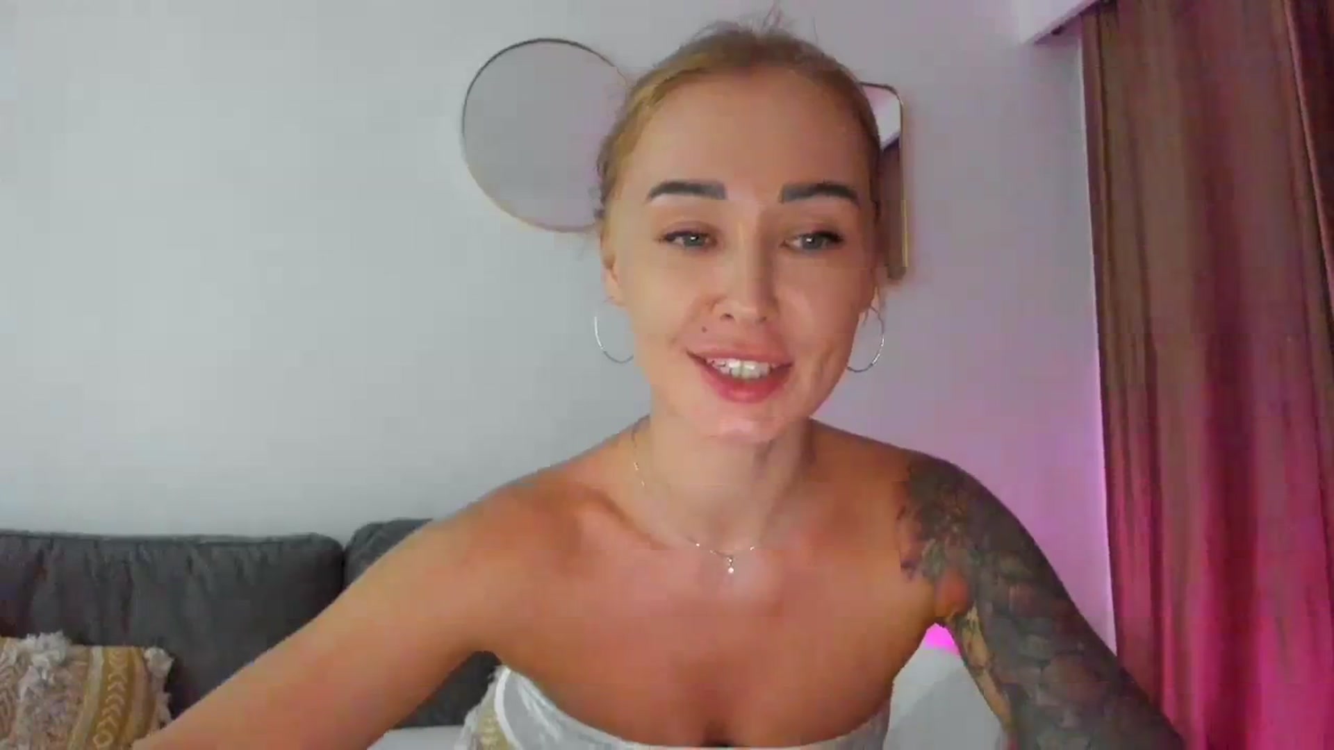 Gallery image thumbnail from AAA_Yas's myfreecams stream on, 08/05/2023, 20:58 image 10 of 20