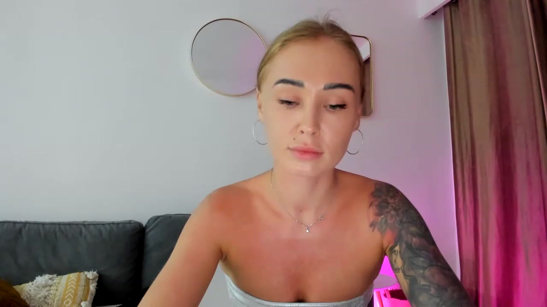 Gallery image thumbnail from AAA_Yas's myfreecams stream on, 08/05/2023, 23:16 image 3 of 20