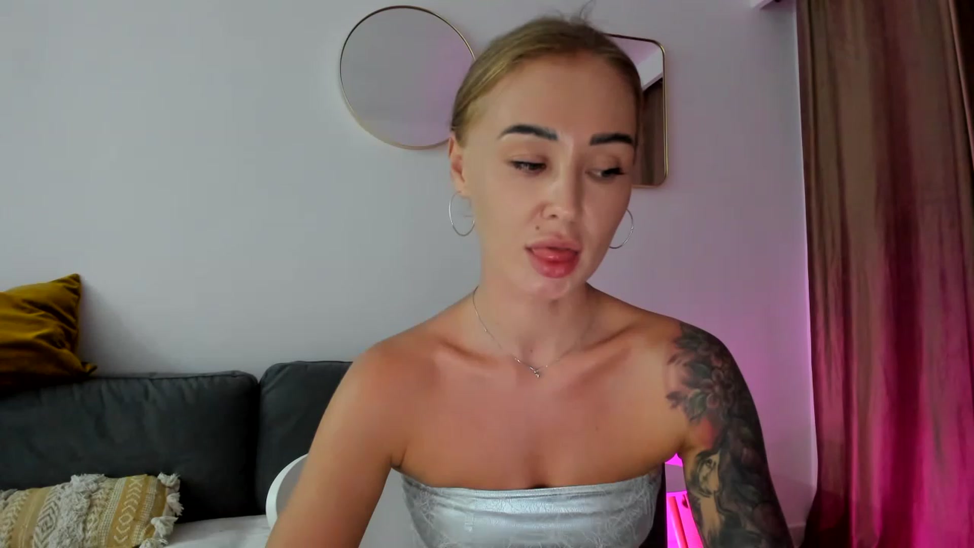 Gallery image thumbnail from AAA_Yas's myfreecams stream on, 08/05/2023, 23:16 image 17 of 20