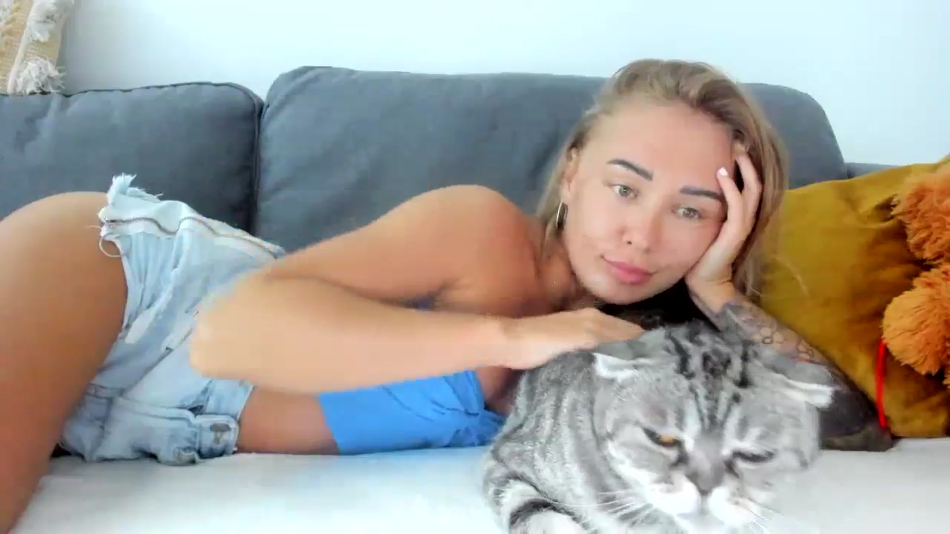 Gallery image thumbnail from AAA_Yas's myfreecams stream on, 08/16/2023, 22:43 image 15 of 20