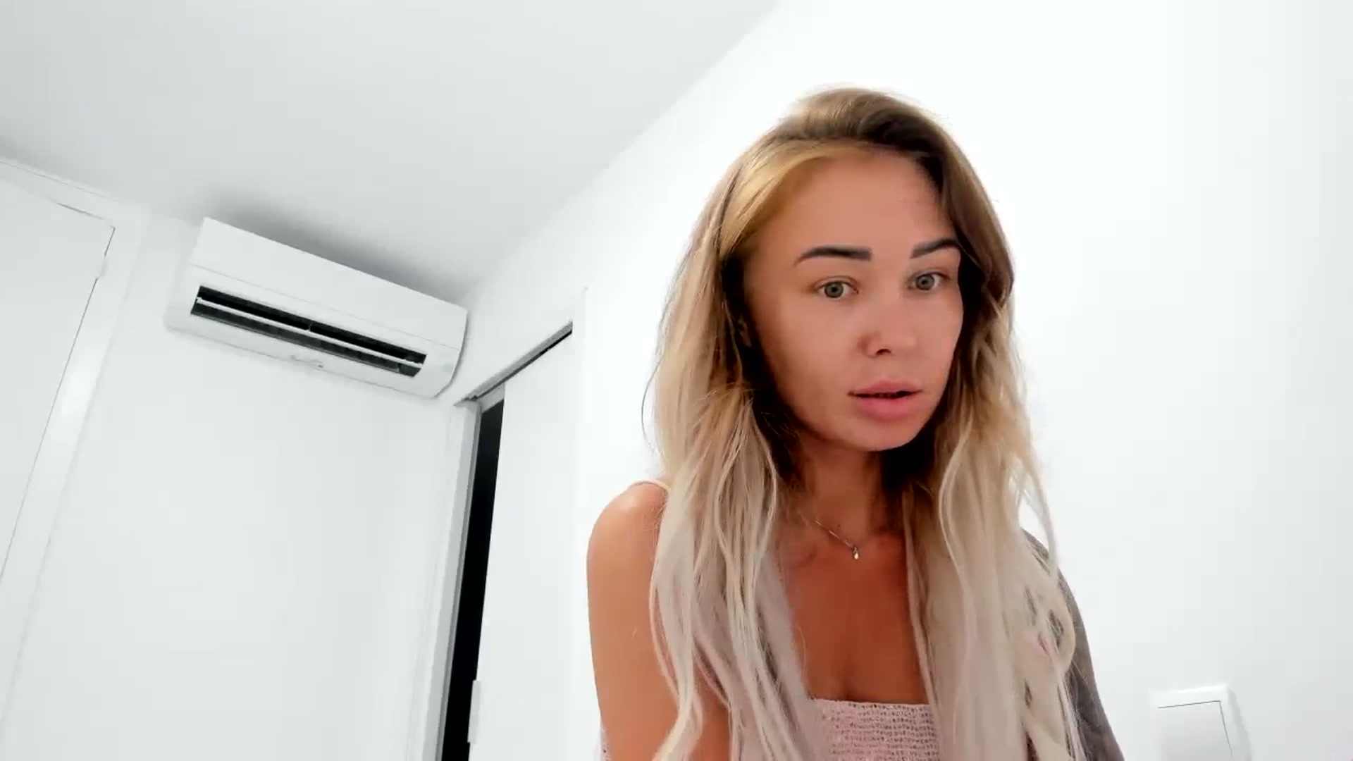 Gallery image thumbnail from AAA_Yas's myfreecams stream on, 08/19/2023, 21:56 image 12 of 20