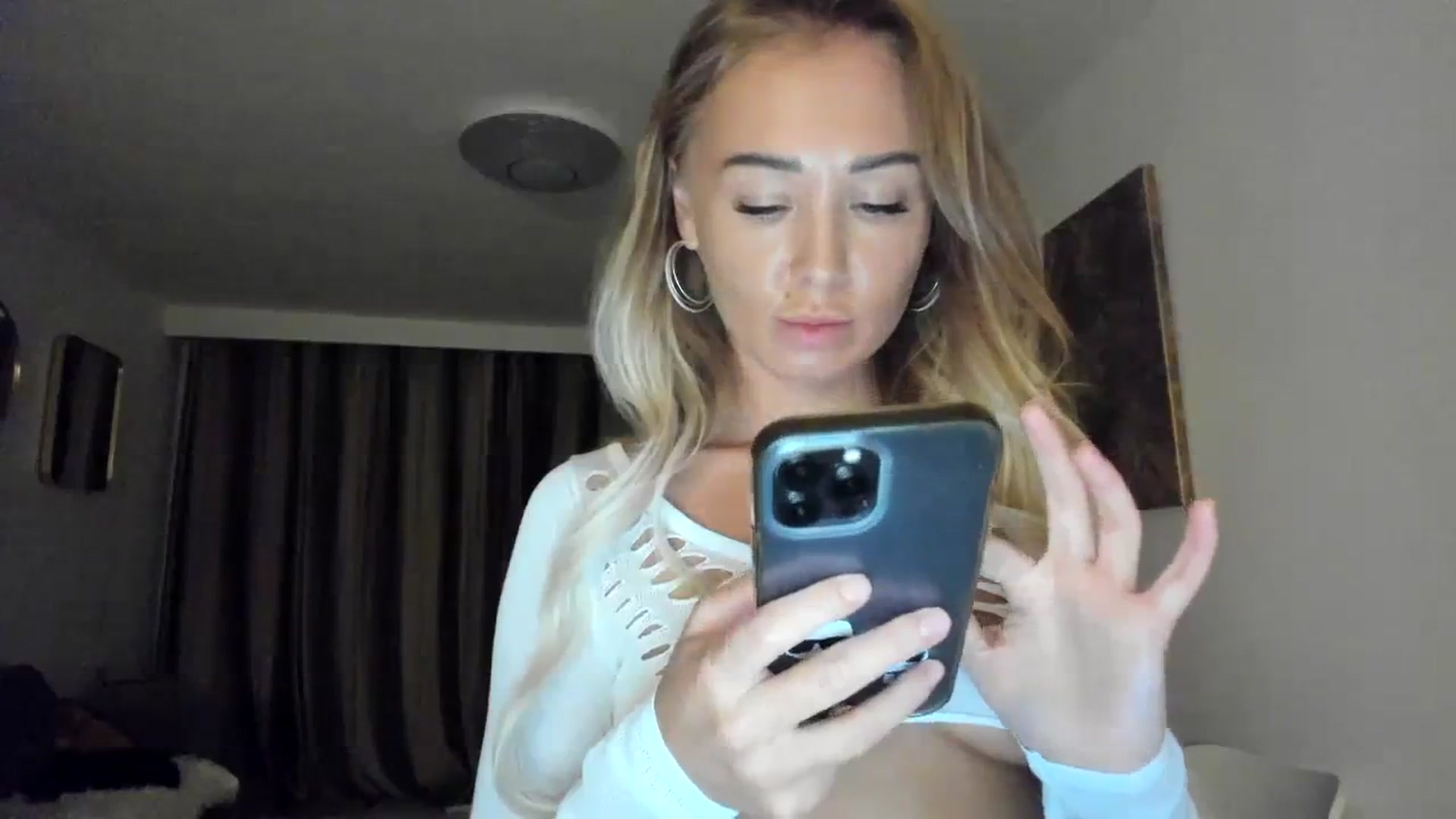 Gallery image thumbnail from AAA_Yas's myfreecams stream on, 08/26/2023, 23:11 image 11 of 20