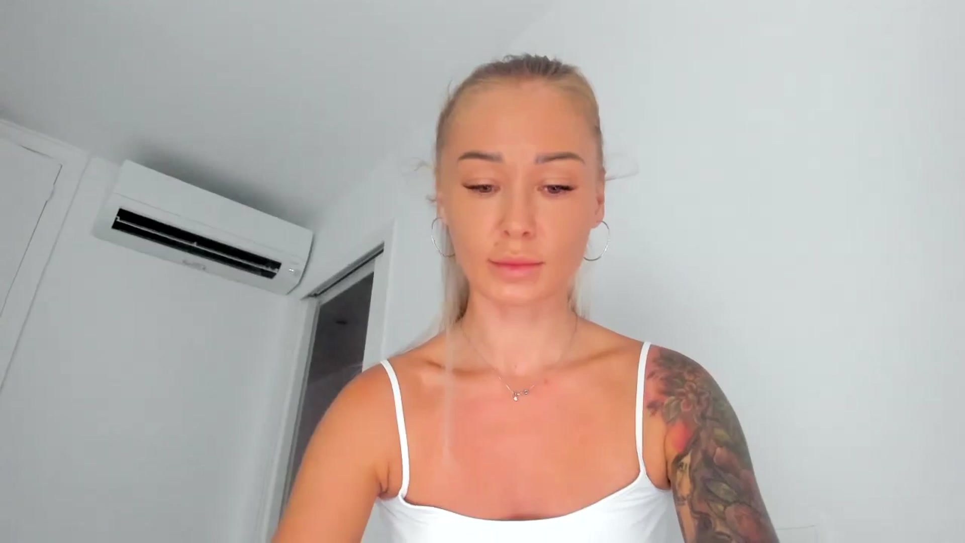 Gallery image thumbnail from AAA_Yas's myfreecams stream on, 08/31/2023, 18:21 image 13 of 20