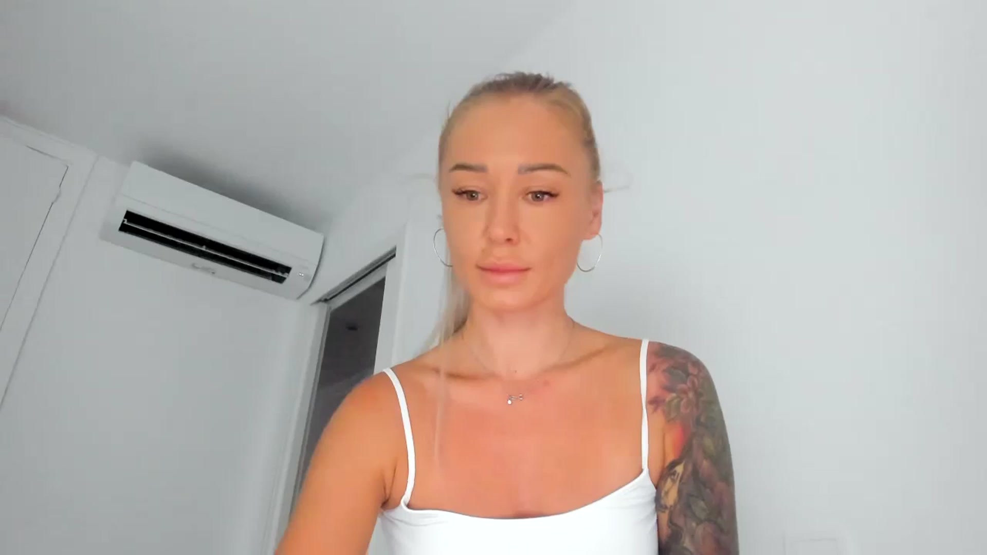 Gallery image thumbnail from AAA_Yas's myfreecams stream on, 08/31/2023, 18:21 image 9 of 20