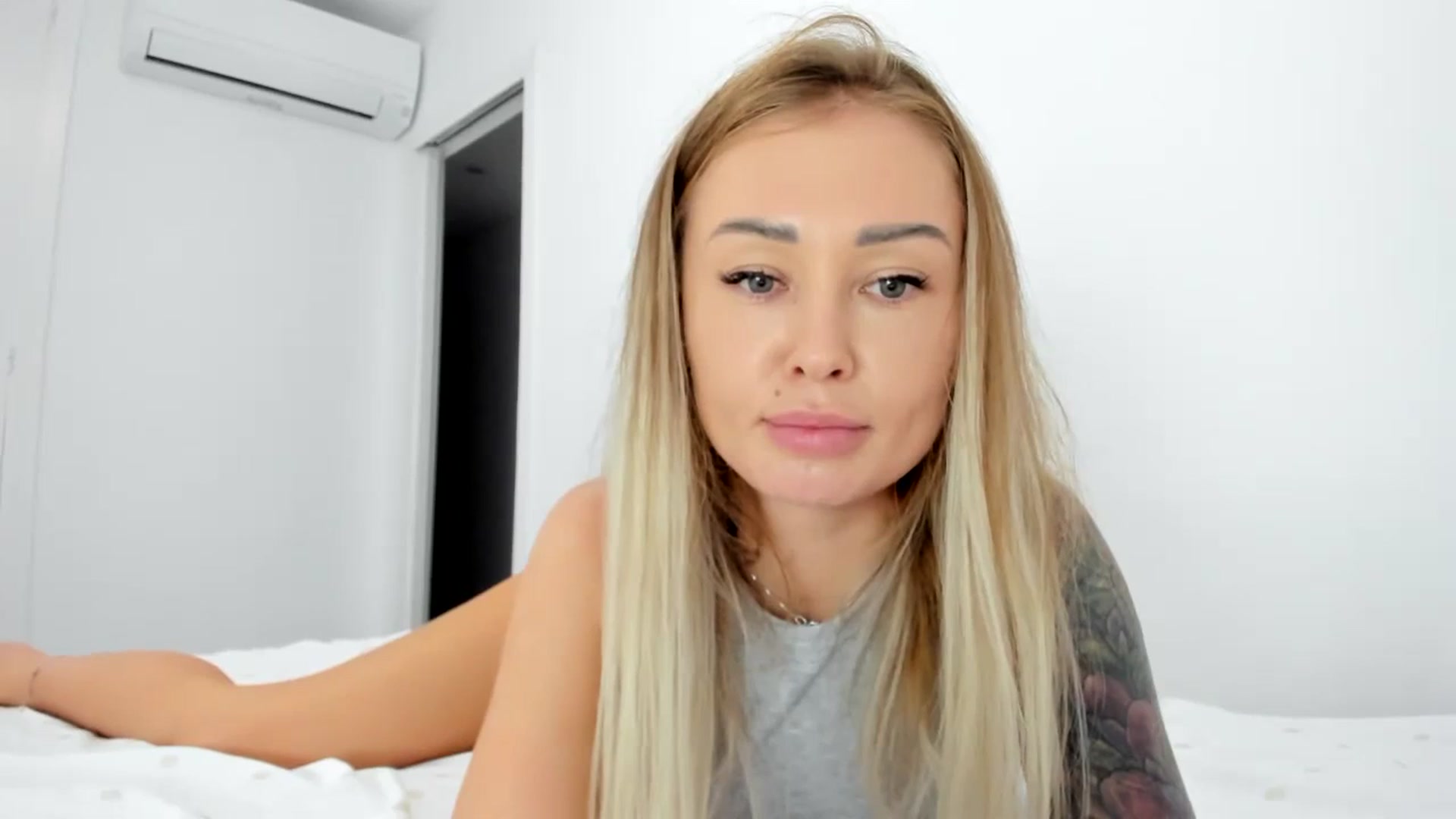 Gallery image thumbnail from AAA_Yas's myfreecams stream on, 10/17/2023, 23:06 image 17 of 20
