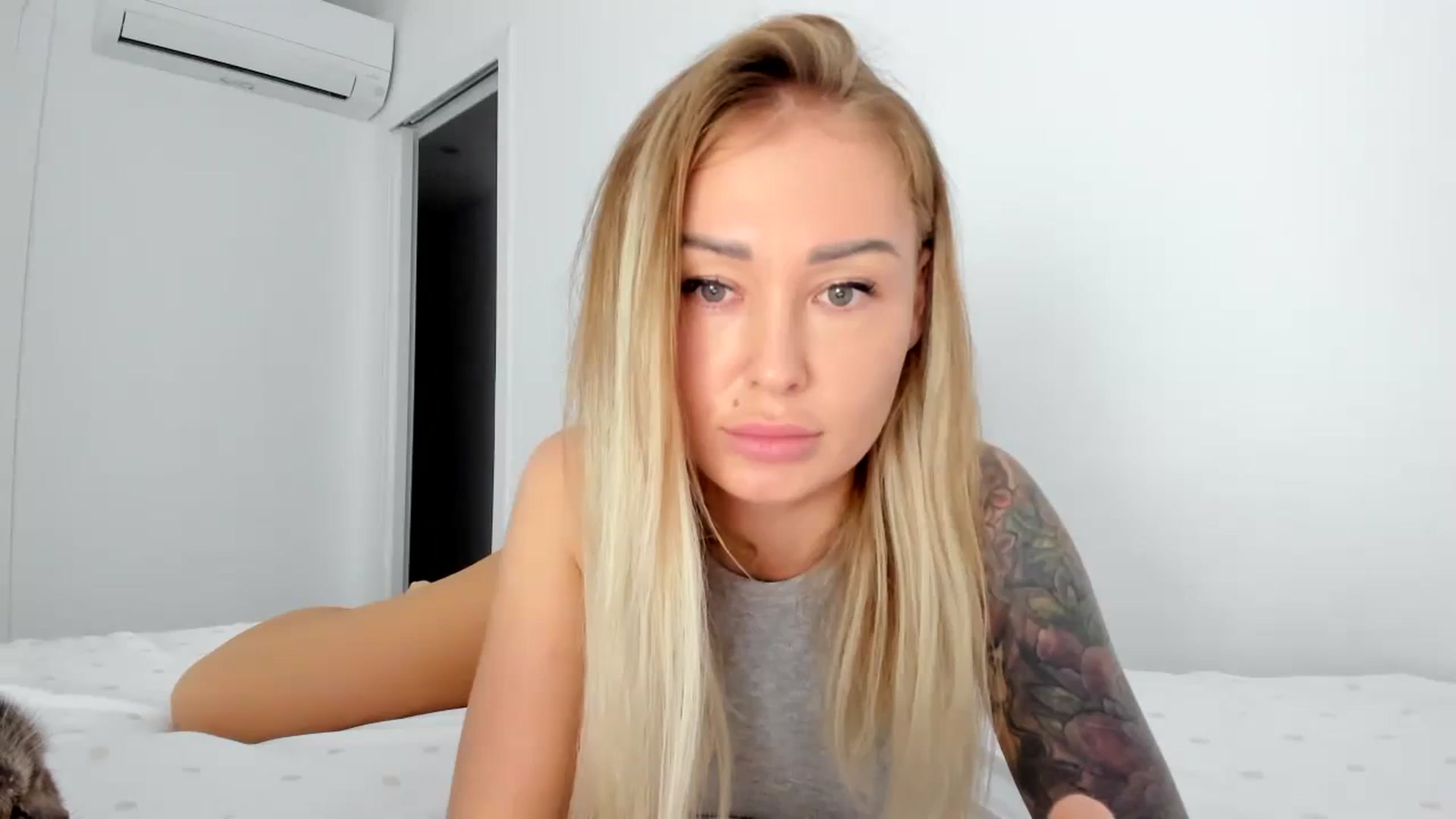 Gallery image thumbnail from AAA_Yas's myfreecams stream on, 10/17/2023, 23:06 image 5 of 20