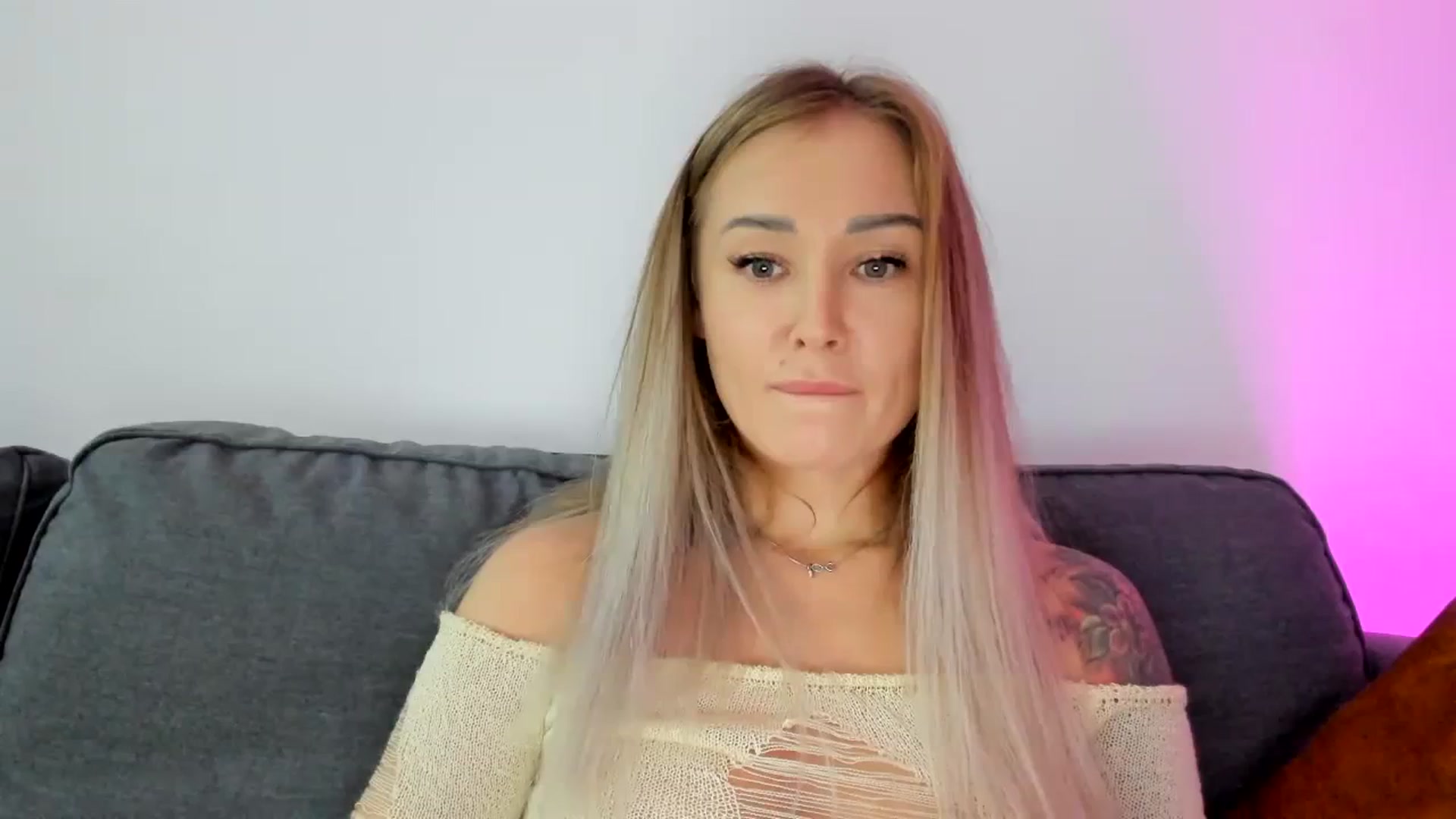 Gallery image thumbnail from AAA_Yas's myfreecams stream on, 10/20/2023, 23:12 image 7 of 20