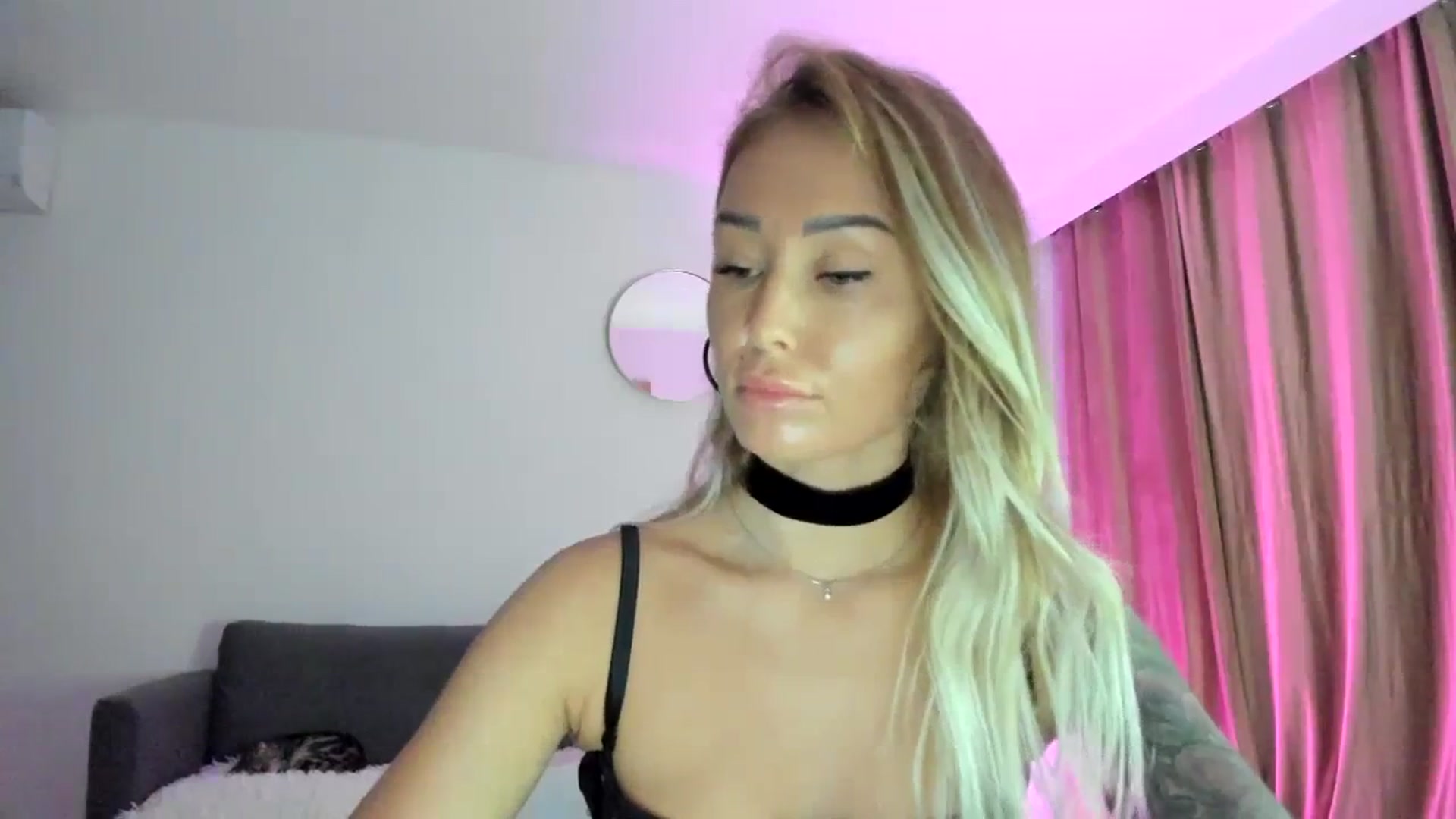 Gallery image thumbnail from AAA_Yas's myfreecams stream on, 10/22/2023, 20:12 image 16 of 20