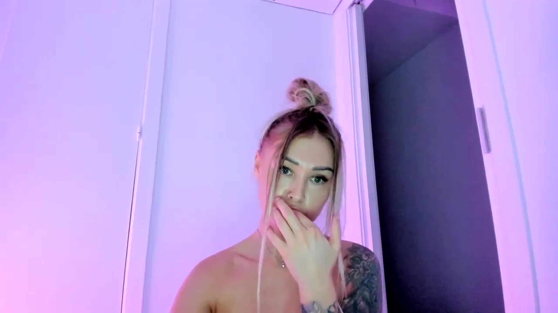 Gallery image thumbnail from AAA_Yas's myfreecams stream on, 10/26/2023, 22:47 image 15 of 20