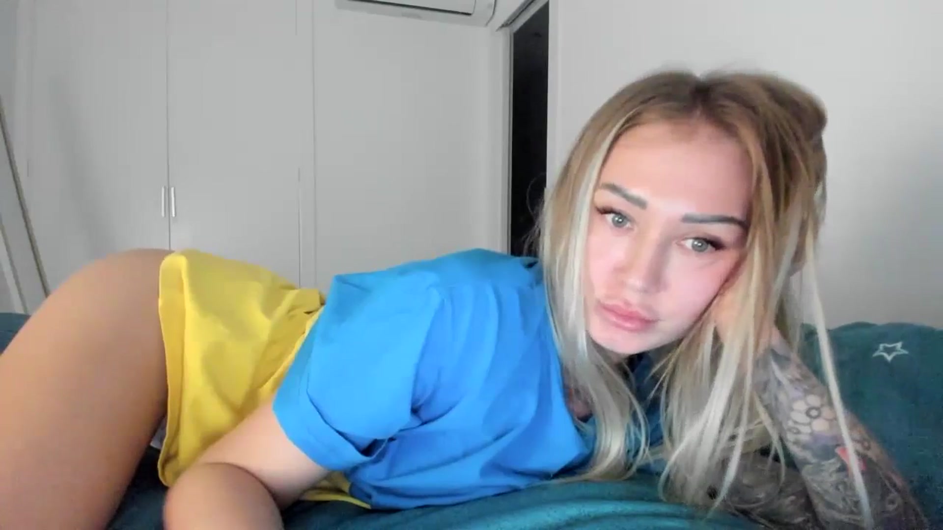 Gallery image thumbnail from AAA_Yas's myfreecams stream on, 10/27/2023, 21:39 image 6 of 20