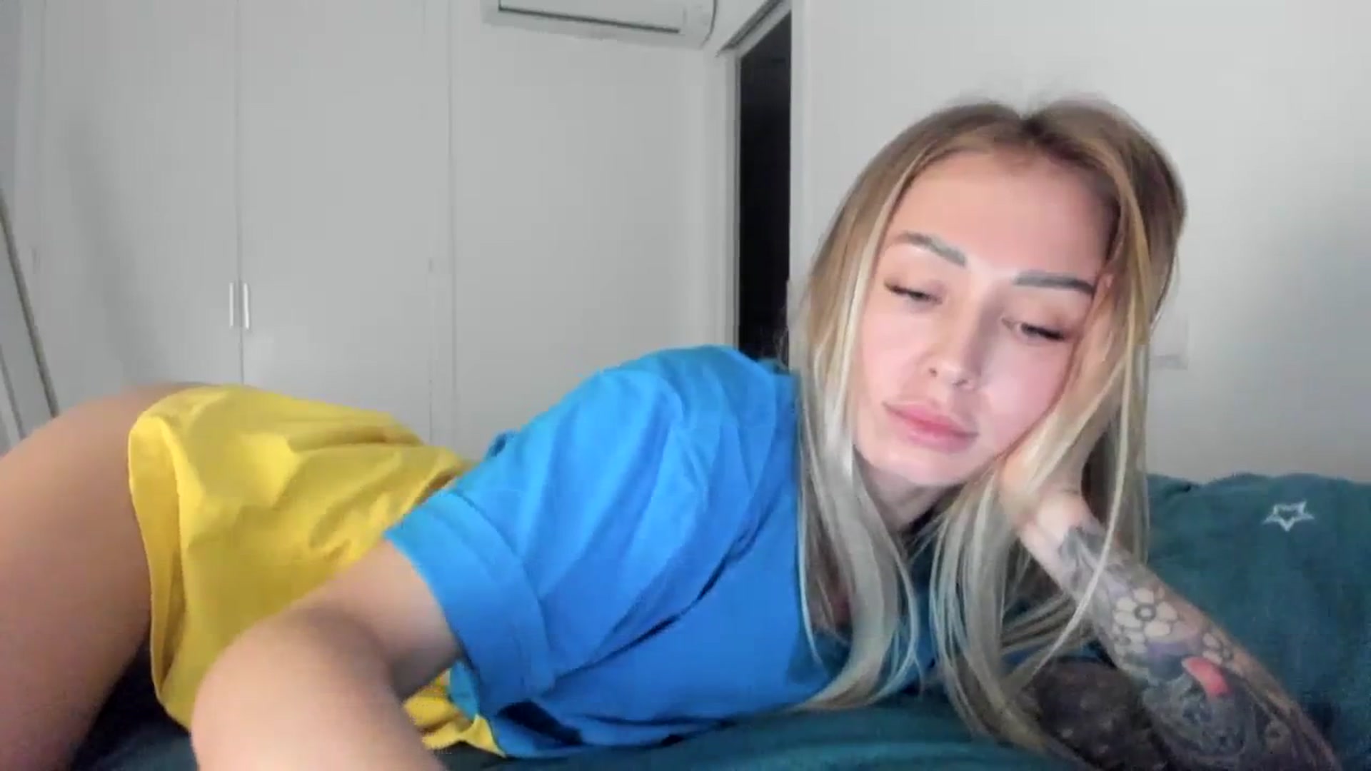 Gallery image thumbnail from AAA_Yas's myfreecams stream on, 10/27/2023, 21:39 image 4 of 20
