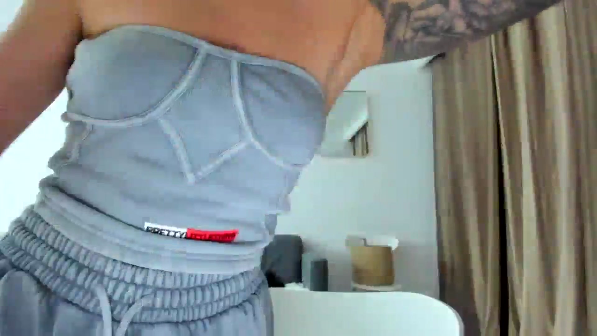 Gallery image thumbnail from AAA_Yas's myfreecams stream on, 11/20/2023, 23:35 image 5 of 20