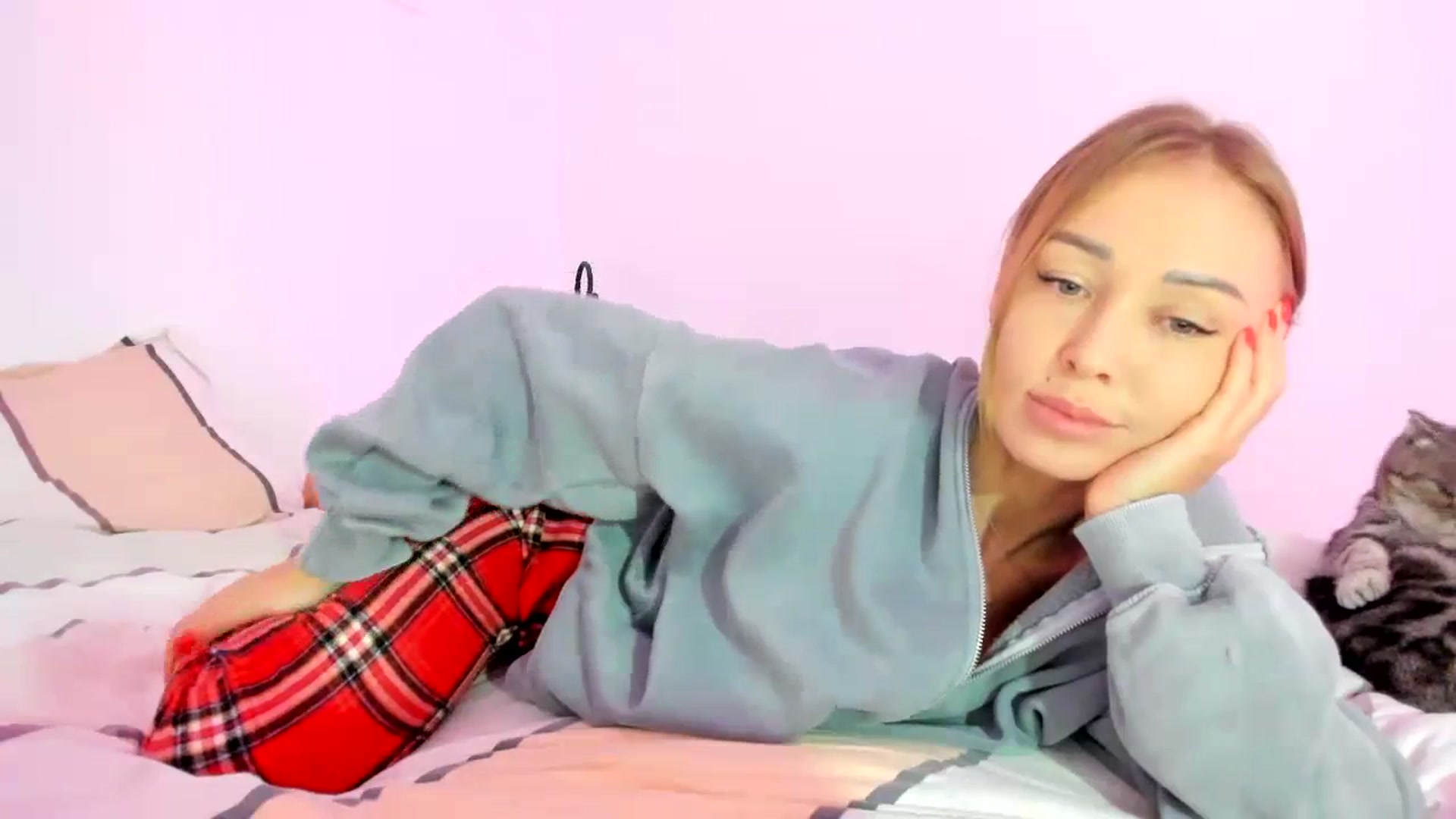 Gallery image thumbnail from AAA_Yas's myfreecams stream on, 12/04/2023, 22:38 image 10 of 20