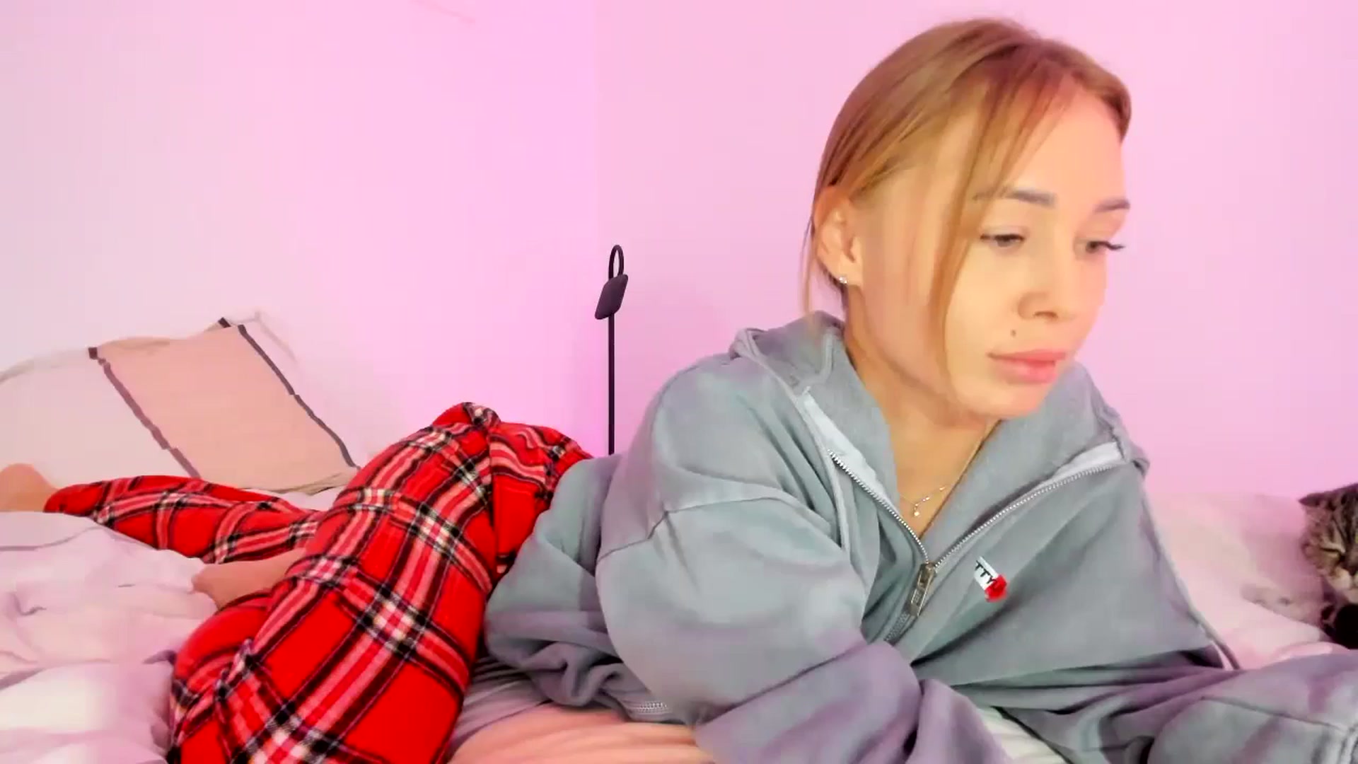 Gallery image thumbnail from AAA_Yas's myfreecams stream on, 12/04/2023, 22:38 image 19 of 20