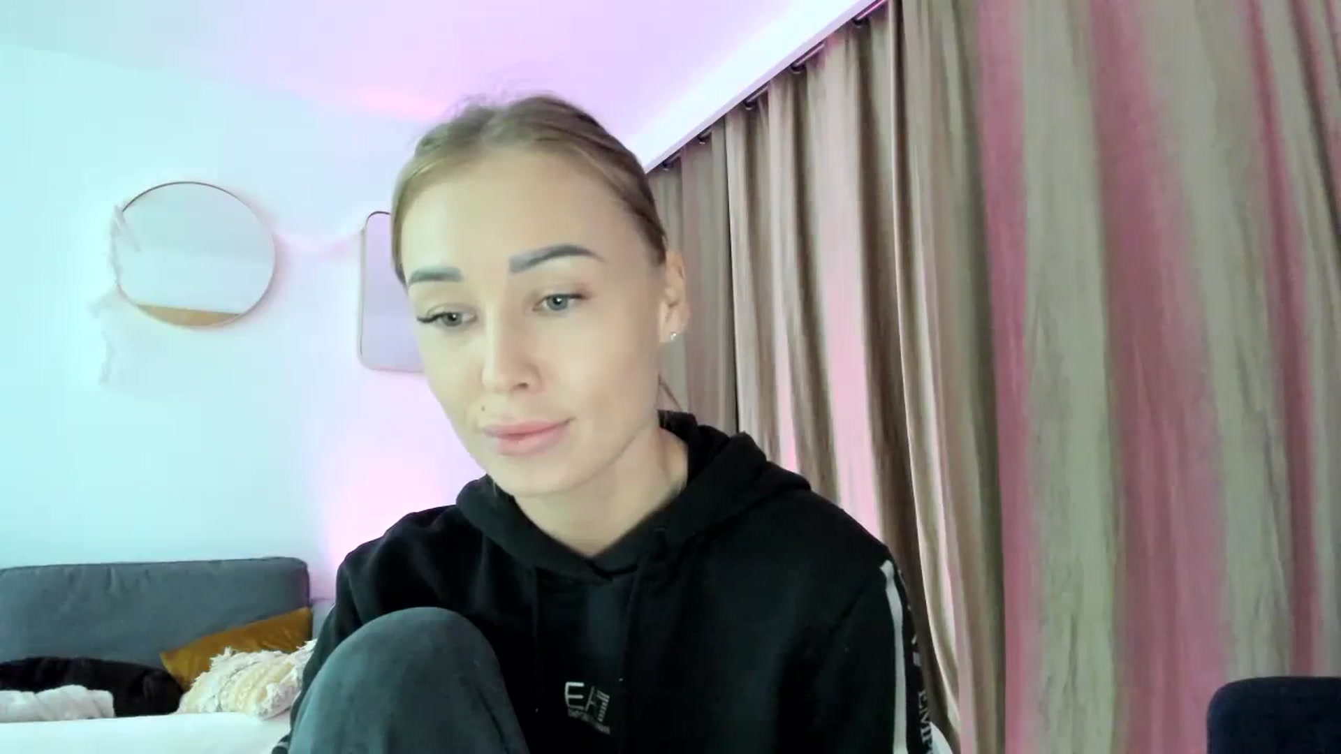 Gallery image thumbnail from AAA_Yas's myfreecams stream on, 12/06/2023, 20:40 image 3 of 20