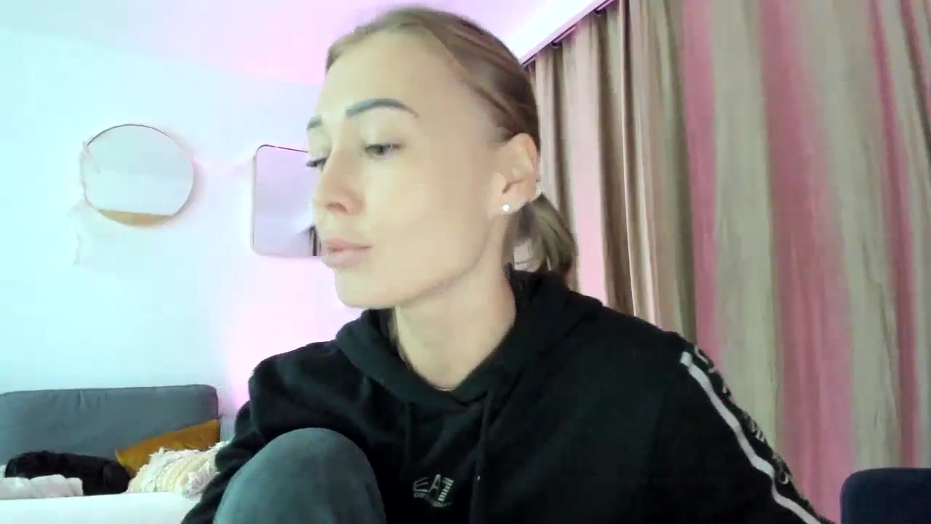 Gallery image thumbnail from AAA_Yas's myfreecams stream on, 12/06/2023, 20:40 image 2 of 20