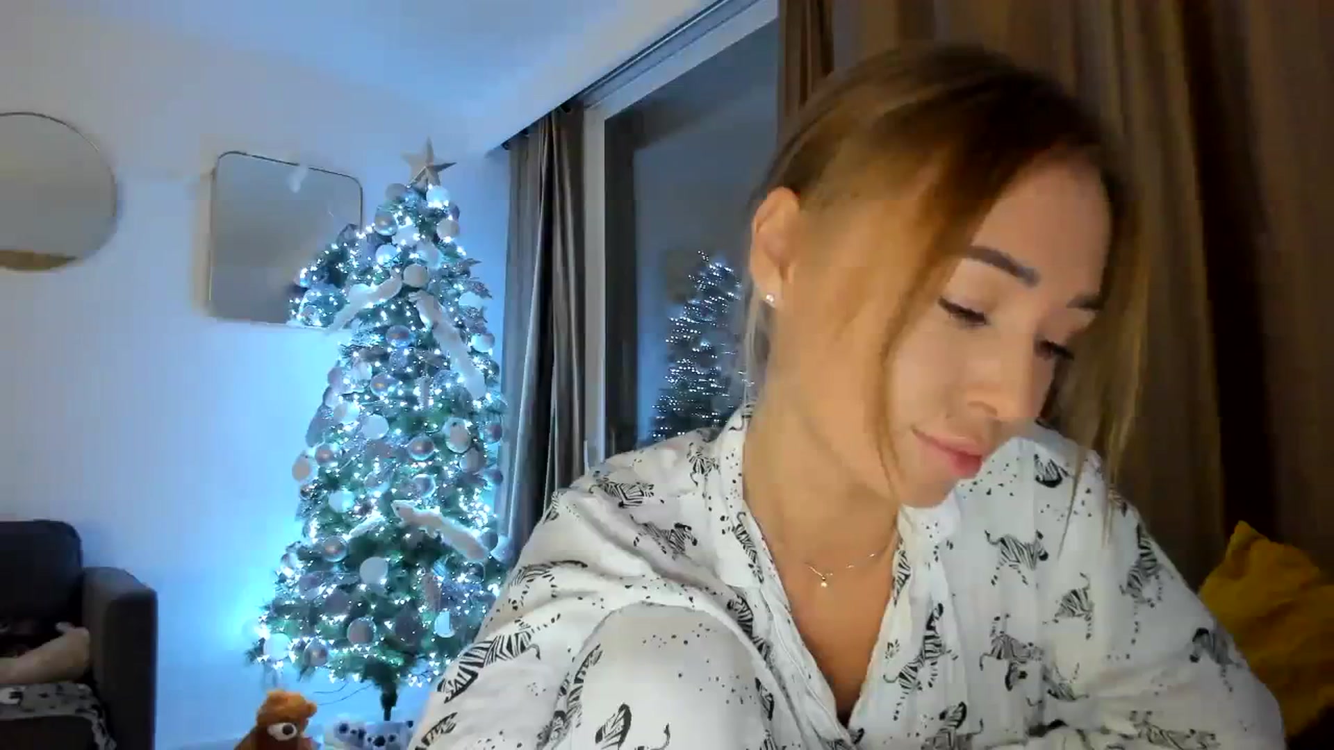 Gallery image thumbnail from AAA_Yas's myfreecams stream on, 12/10/2023, 22:16 image 9 of 20