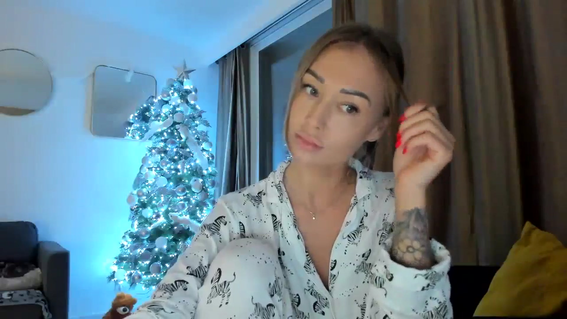 Gallery image thumbnail from AAA_Yas's myfreecams stream on, 12/10/2023, 22:16 image 19 of 20