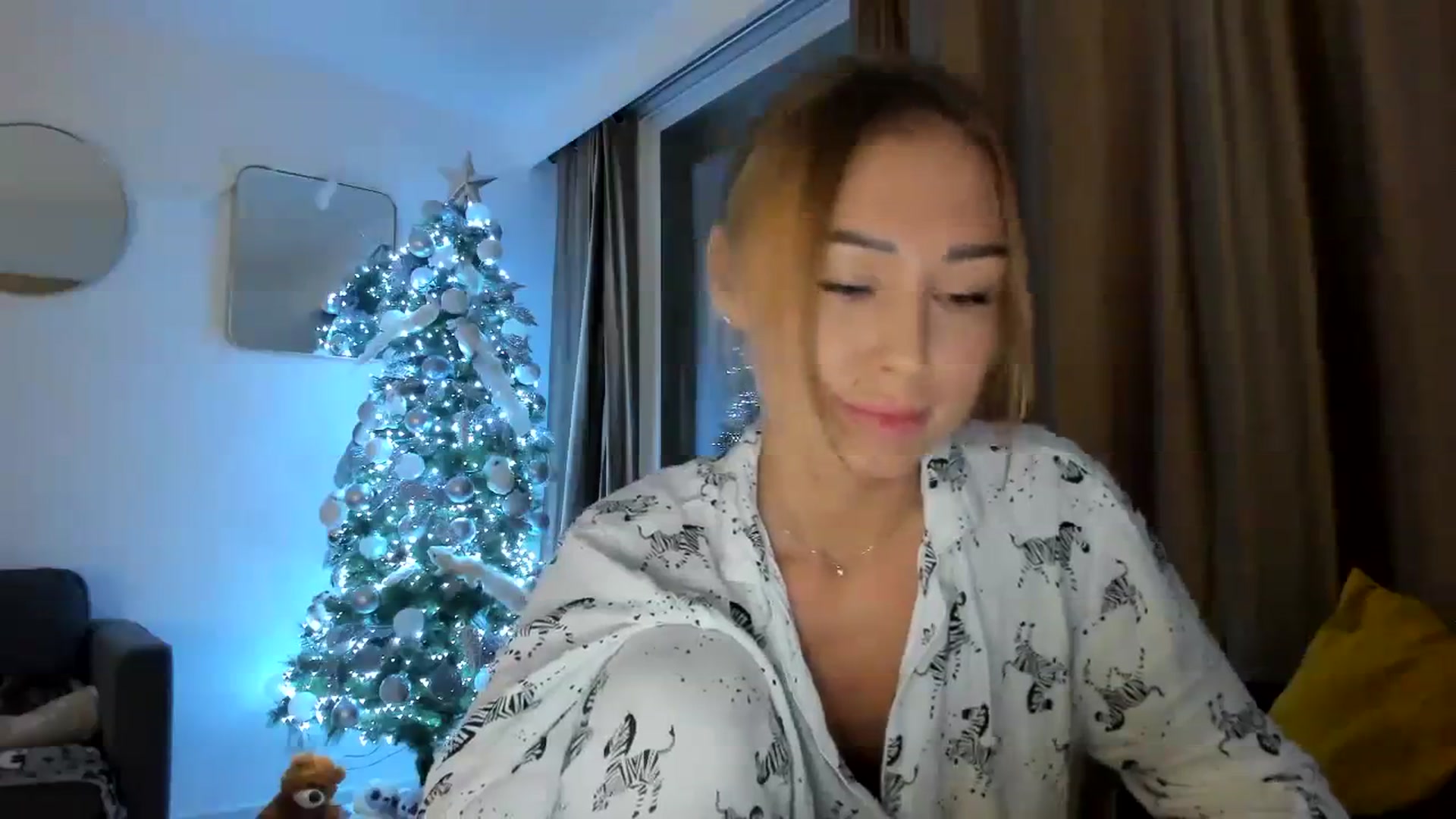 Gallery image thumbnail from AAA_Yas's myfreecams stream on, 12/10/2023, 22:16 image 8 of 20