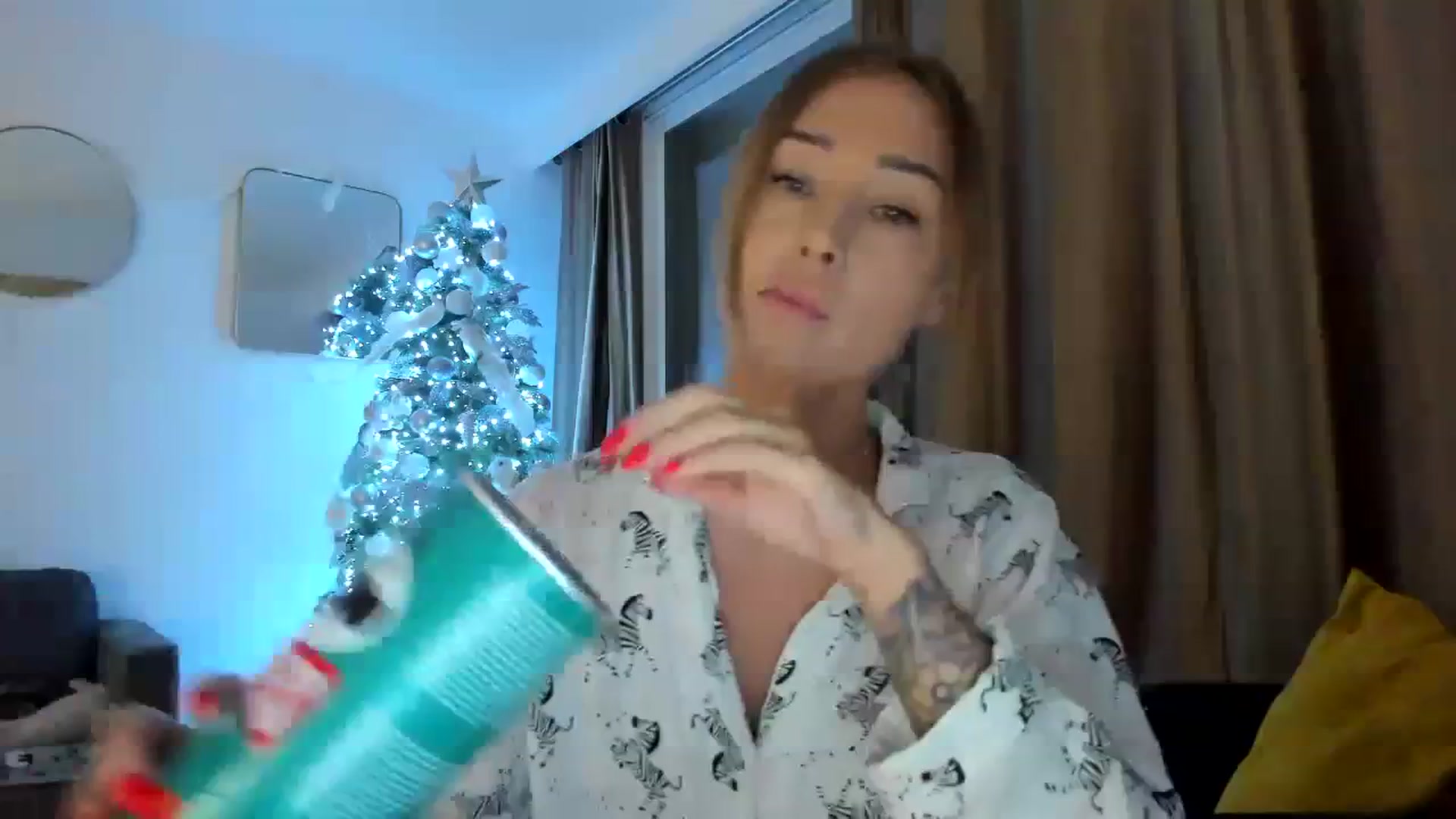 Gallery image thumbnail from AAA_Yas's myfreecams stream on, 12/10/2023, 22:16 image 15 of 20