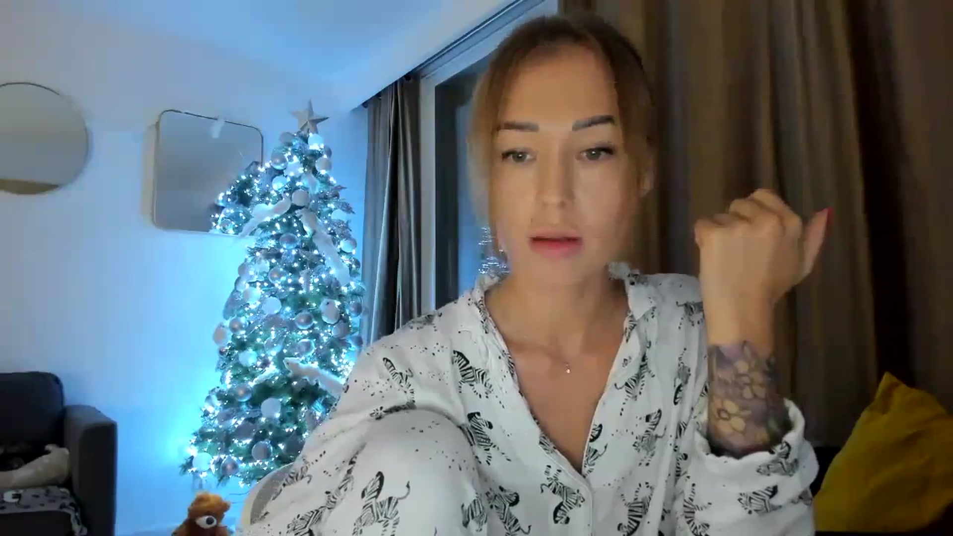 Gallery image thumbnail from AAA_Yas's myfreecams stream on, 12/10/2023, 22:16 image 14 of 20