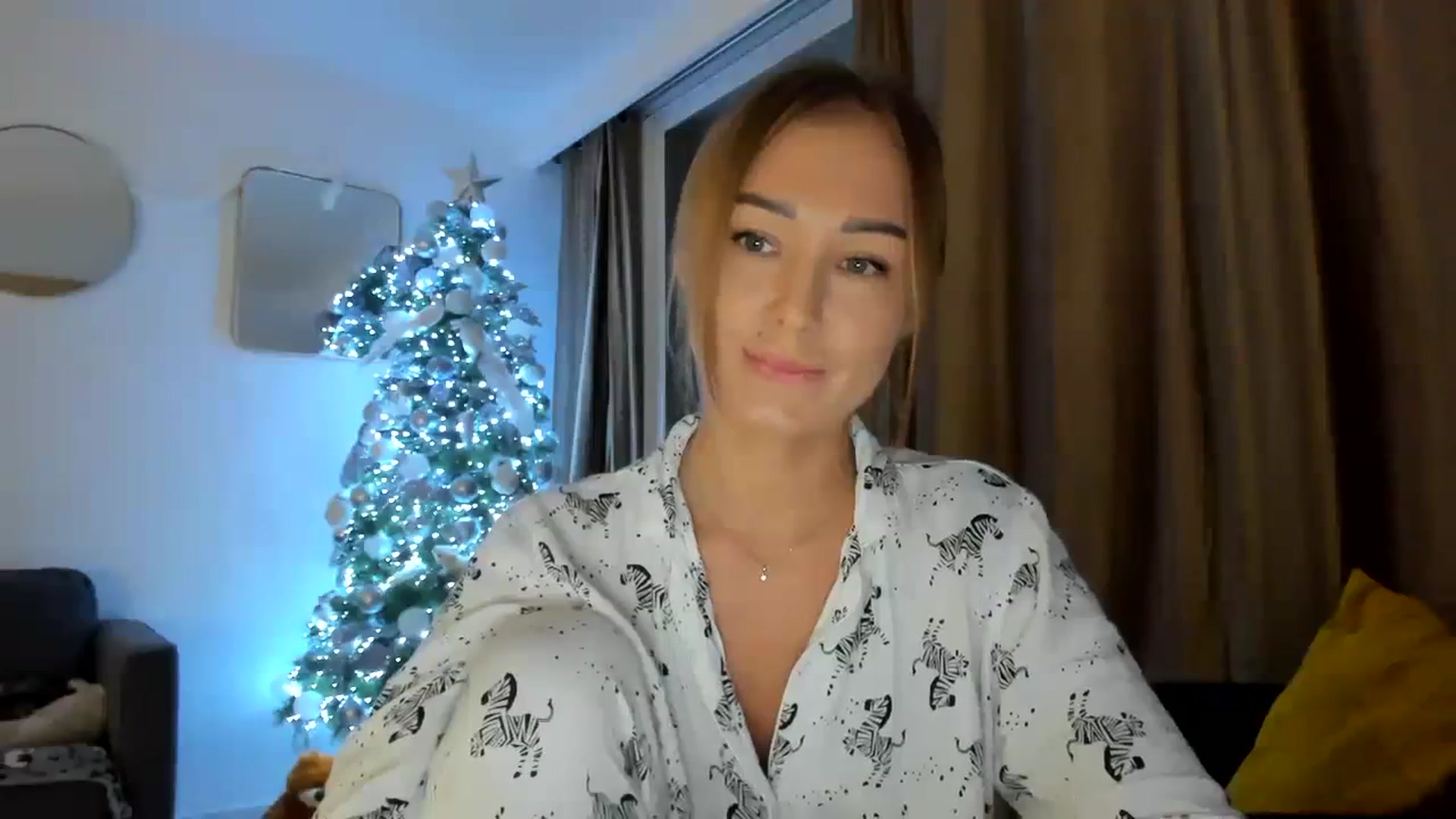 Gallery image thumbnail from AAA_Yas's myfreecams stream on, 12/10/2023, 22:16 image 12 of 20