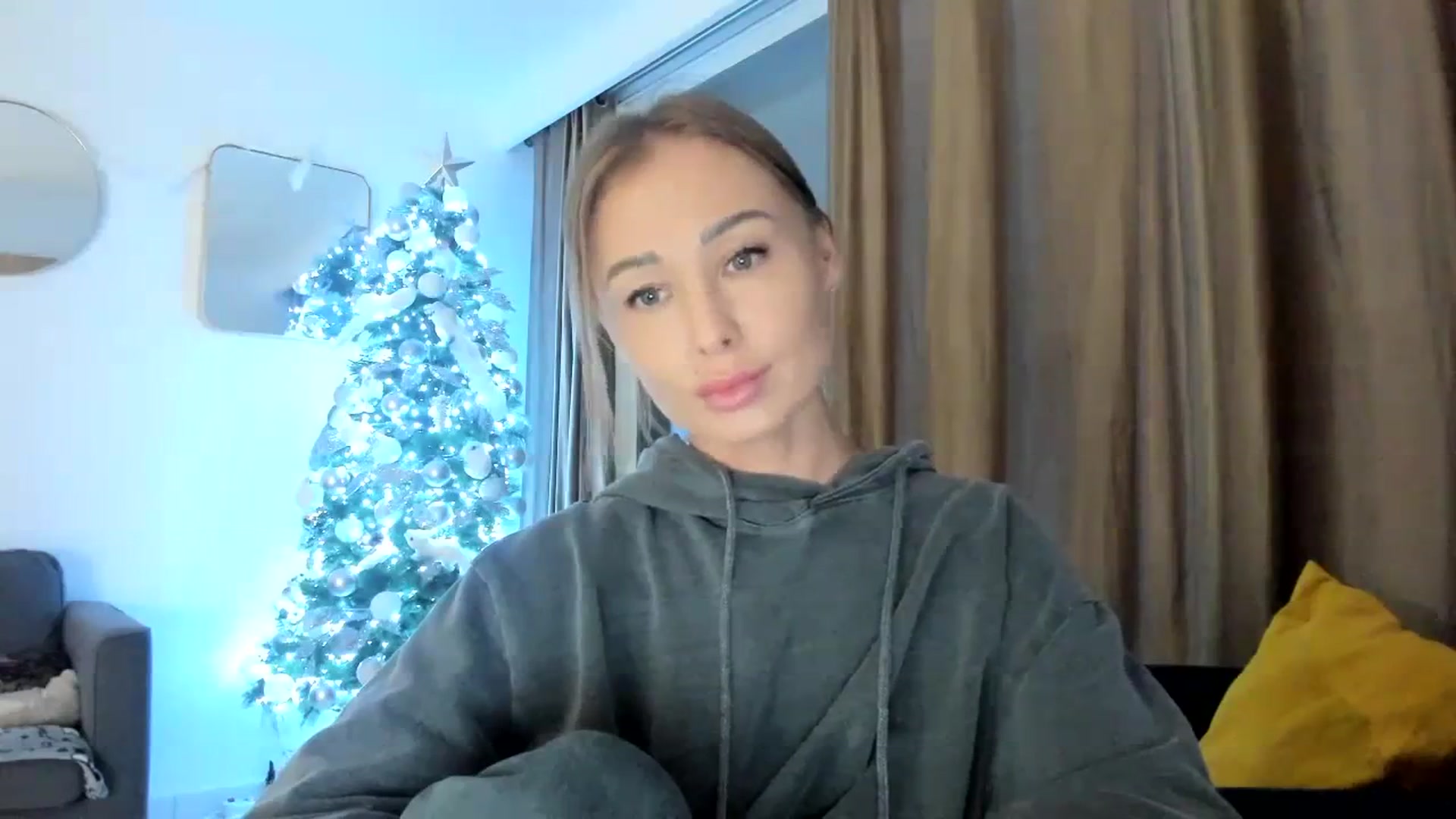 Gallery image thumbnail from AAA_Yas's myfreecams stream on, 12/12/2023, 21:01 image 5 of 20
