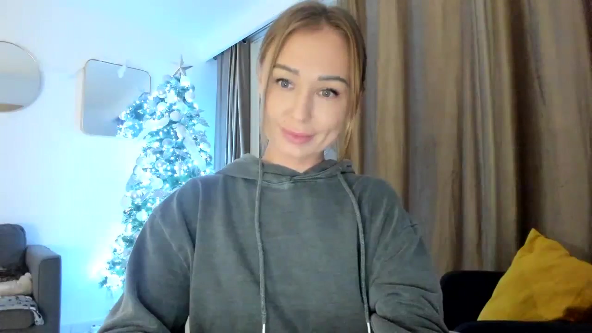 Gallery image thumbnail from AAA_Yas's myfreecams stream on, 12/12/2023, 21:01 image 8 of 20