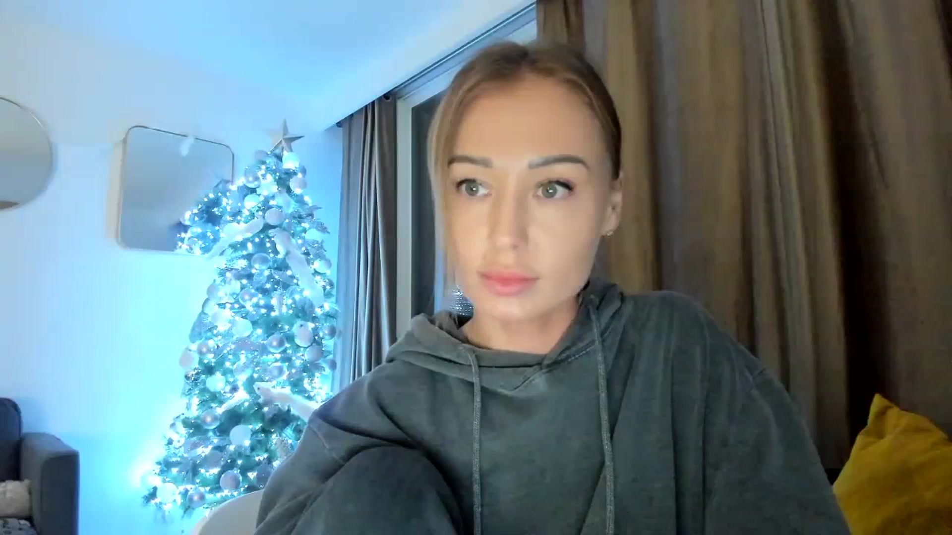 Gallery image thumbnail from AAA_Yas's myfreecams stream on, 12/12/2023, 23:24 image 10 of 20