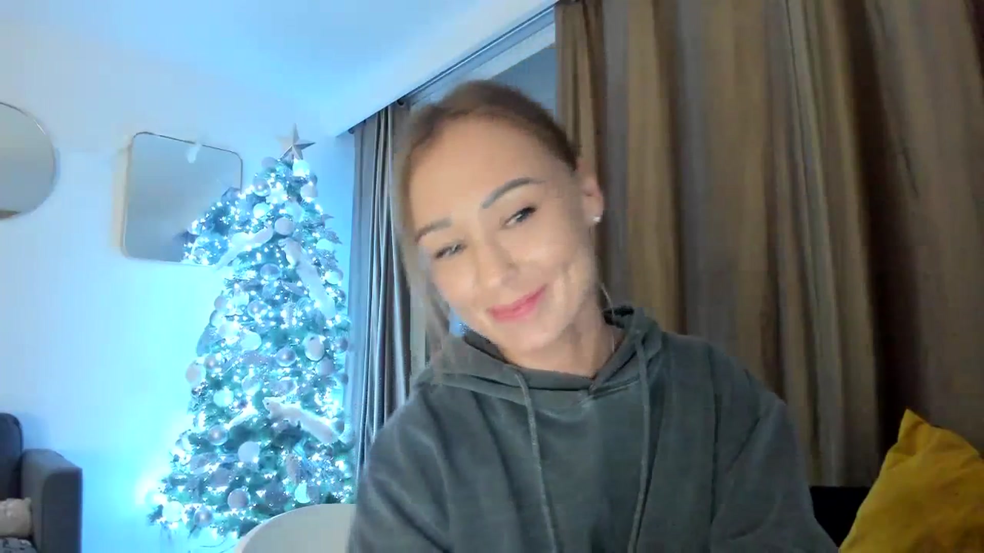 Gallery image thumbnail from AAA_Yas's myfreecams stream on, 12/12/2023, 23:24 image 12 of 20