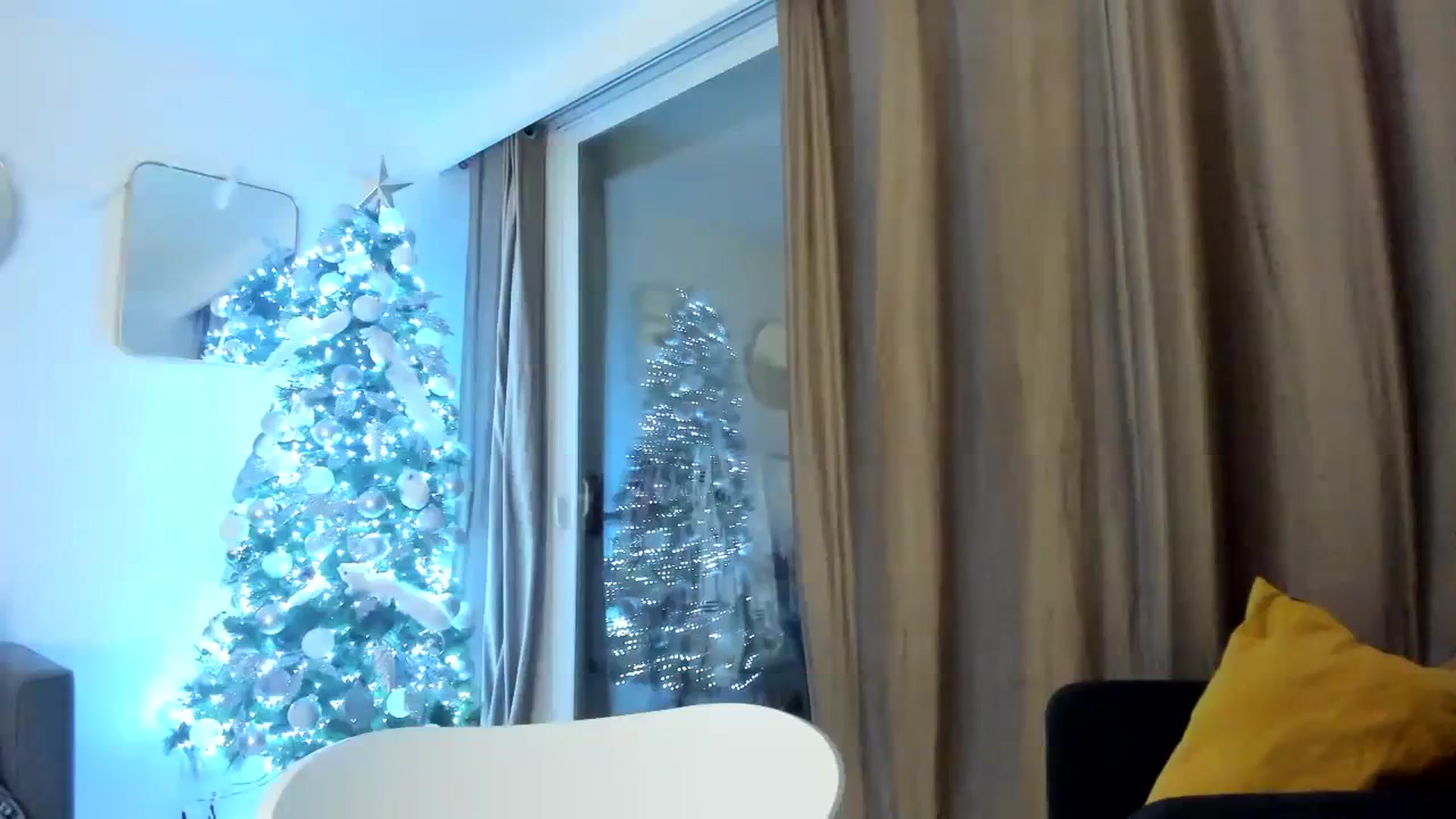 Gallery image thumbnail from AAA_Yas's myfreecams stream on, 12/13/2023, 23:18 image 10 of 20