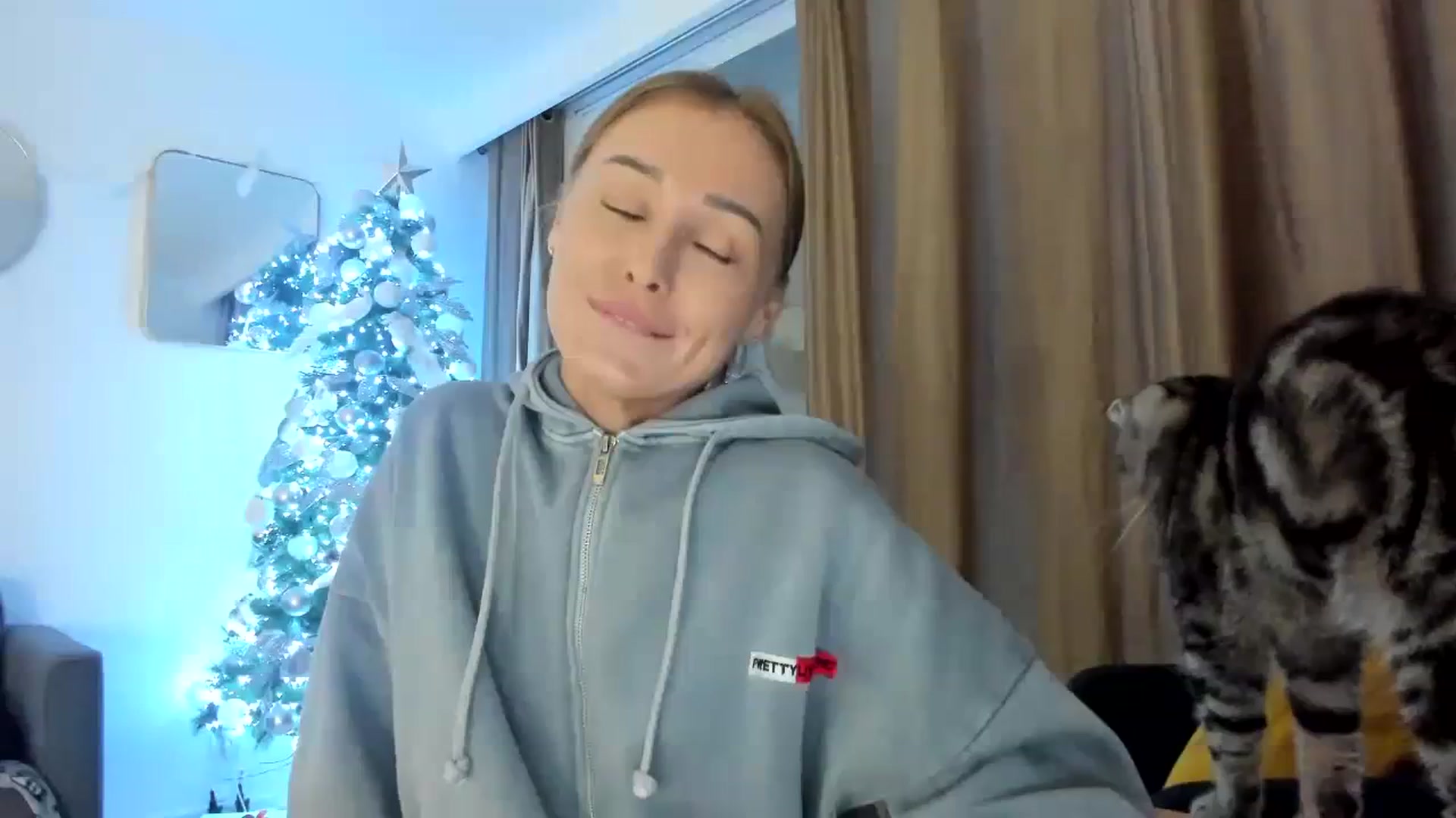 Gallery image thumbnail from AAA_Yas's myfreecams stream on, 12/13/2023, 23:18 image 13 of 20