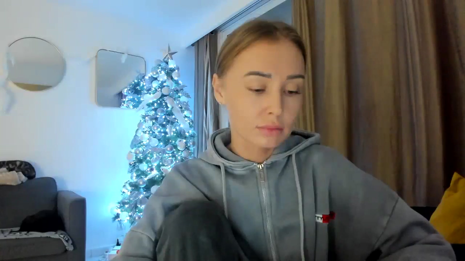 Gallery image thumbnail from AAA_Yas's myfreecams stream on, 12/13/2023, 23:18 image 6 of 20
