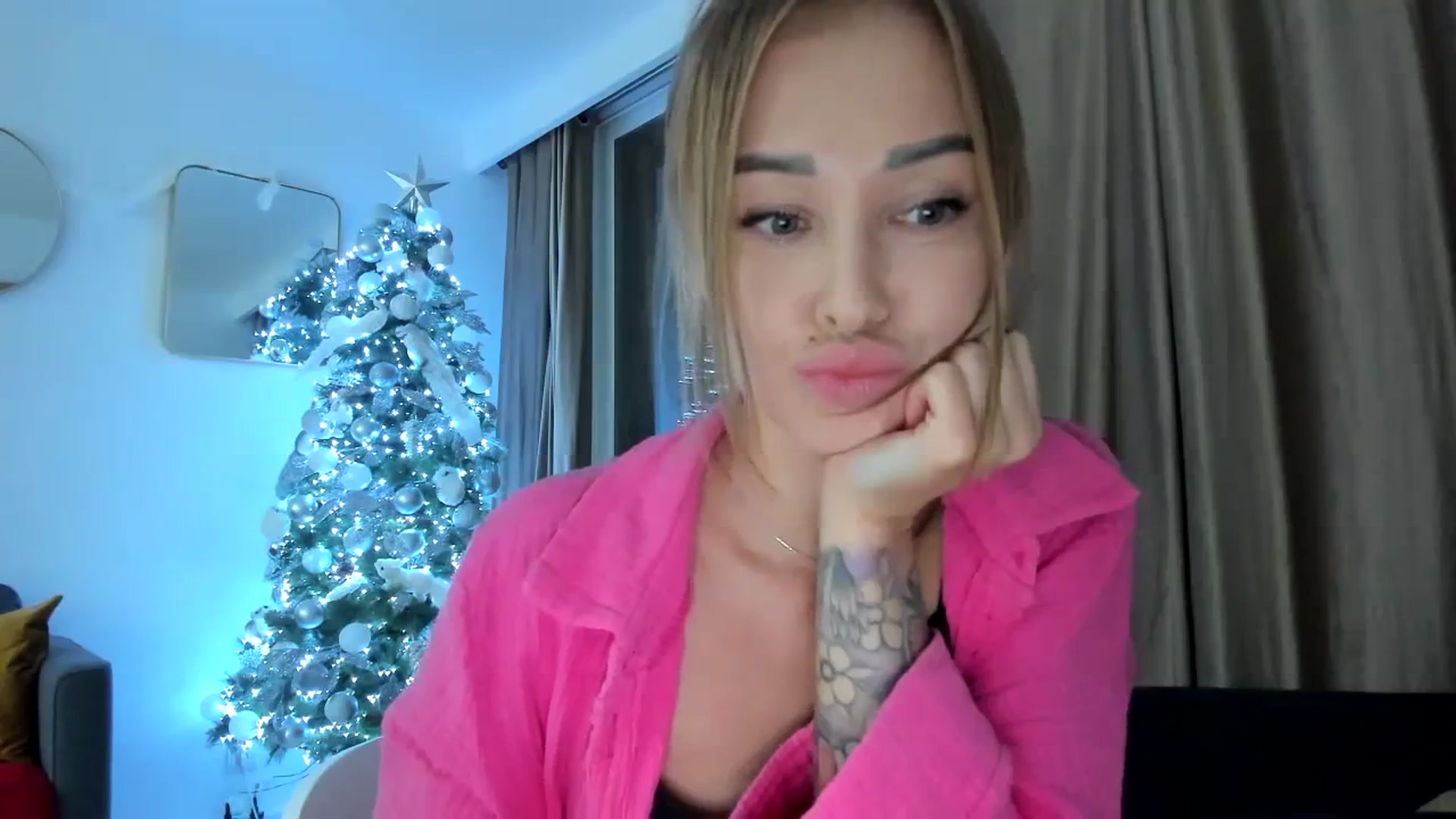 Gallery image thumbnail from AAA_Yas's myfreecams stream on, 12/14/2023, 22:19 image 12 of 20