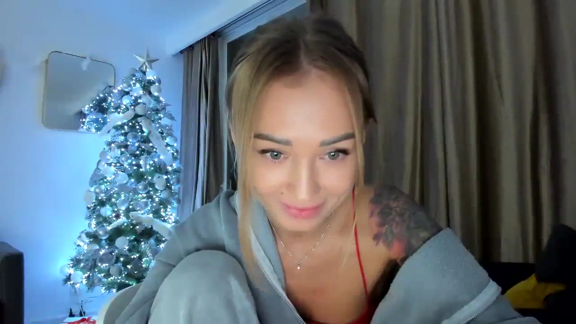 Gallery image thumbnail from AAA_Yas's myfreecams stream on, 12/16/2023, 24:12 image 4 of 20