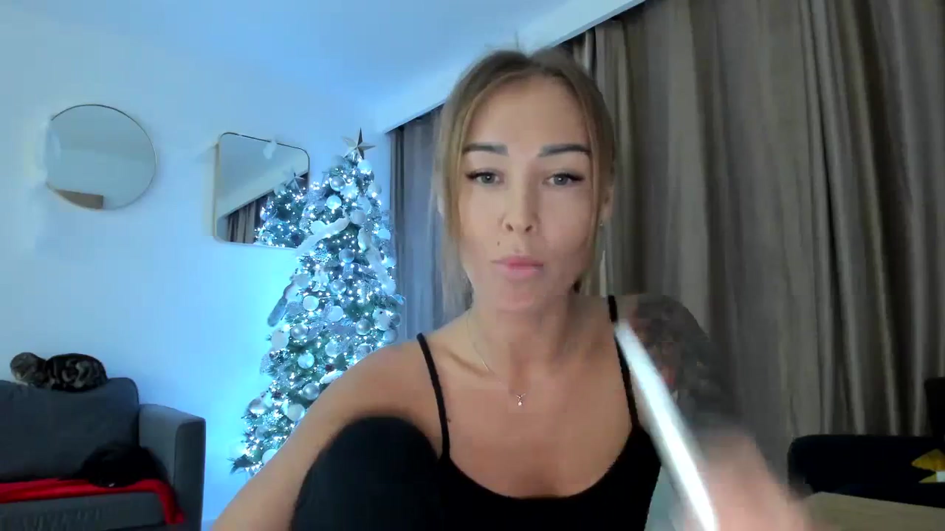 Gallery image thumbnail from AAA_Yas's myfreecams stream on, 12/19/2023, 22:56 image 10 of 20