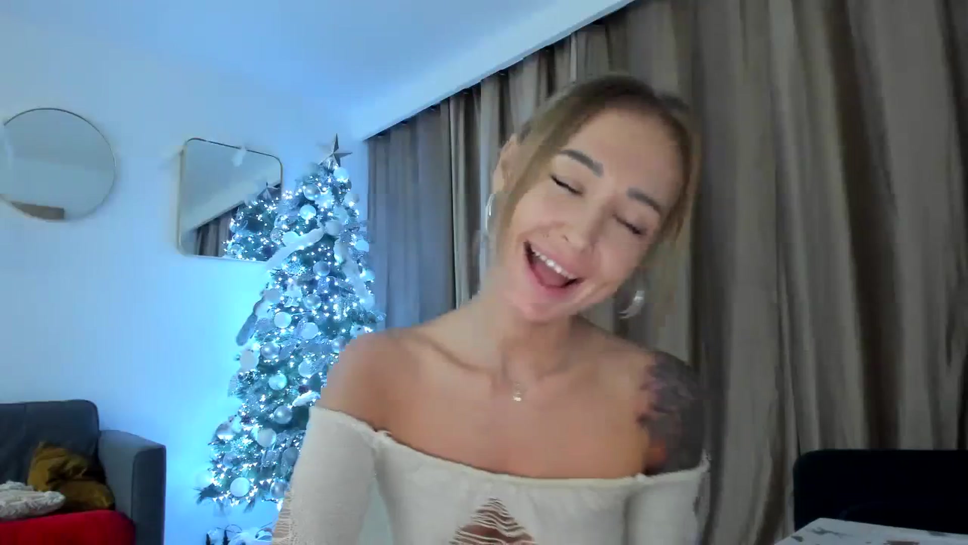 Gallery image thumbnail from AAA_Yas's myfreecams stream on, 12/21/2023, 21:45 image 11 of 20
