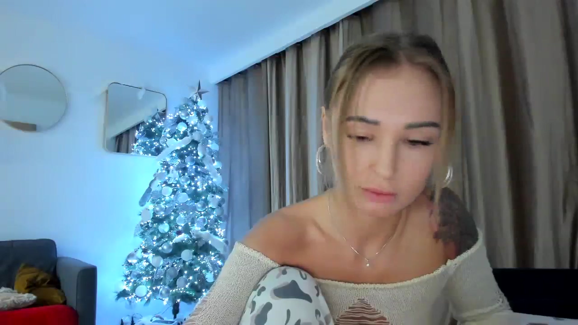 Gallery image thumbnail from AAA_Yas's myfreecams stream on, 12/21/2023, 21:45 image 15 of 20