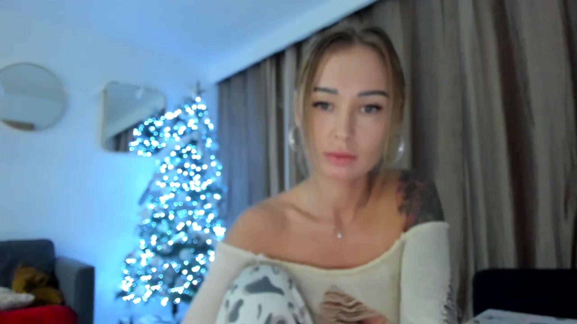 Gallery image thumbnail from AAA_Yas's myfreecams stream on, 12/21/2023, 21:45 image 18 of 20